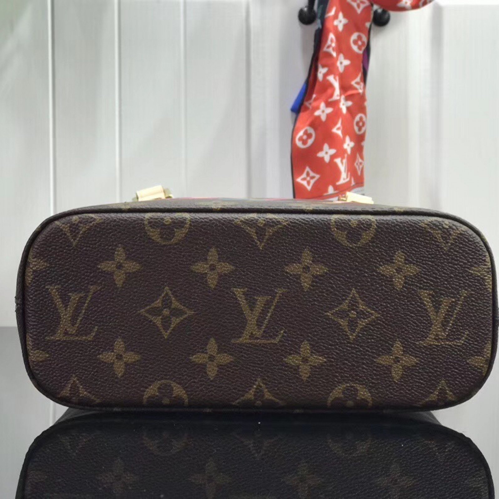 LV HANDBAG M51172