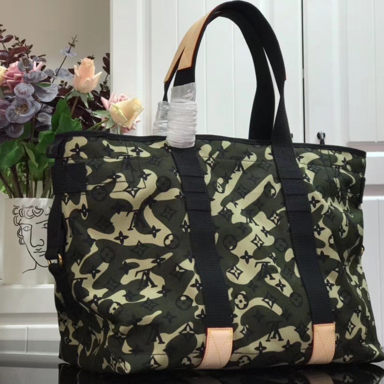 LV HANDBAG M95783