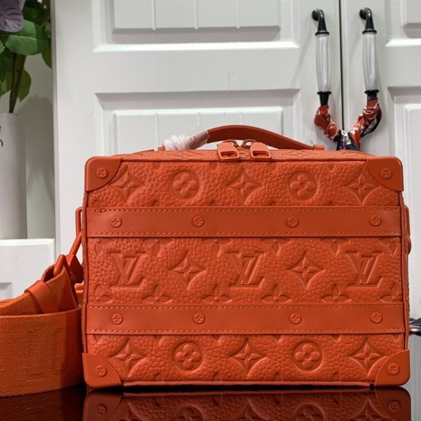 LV HANDLE SOFT TRUNK M20956