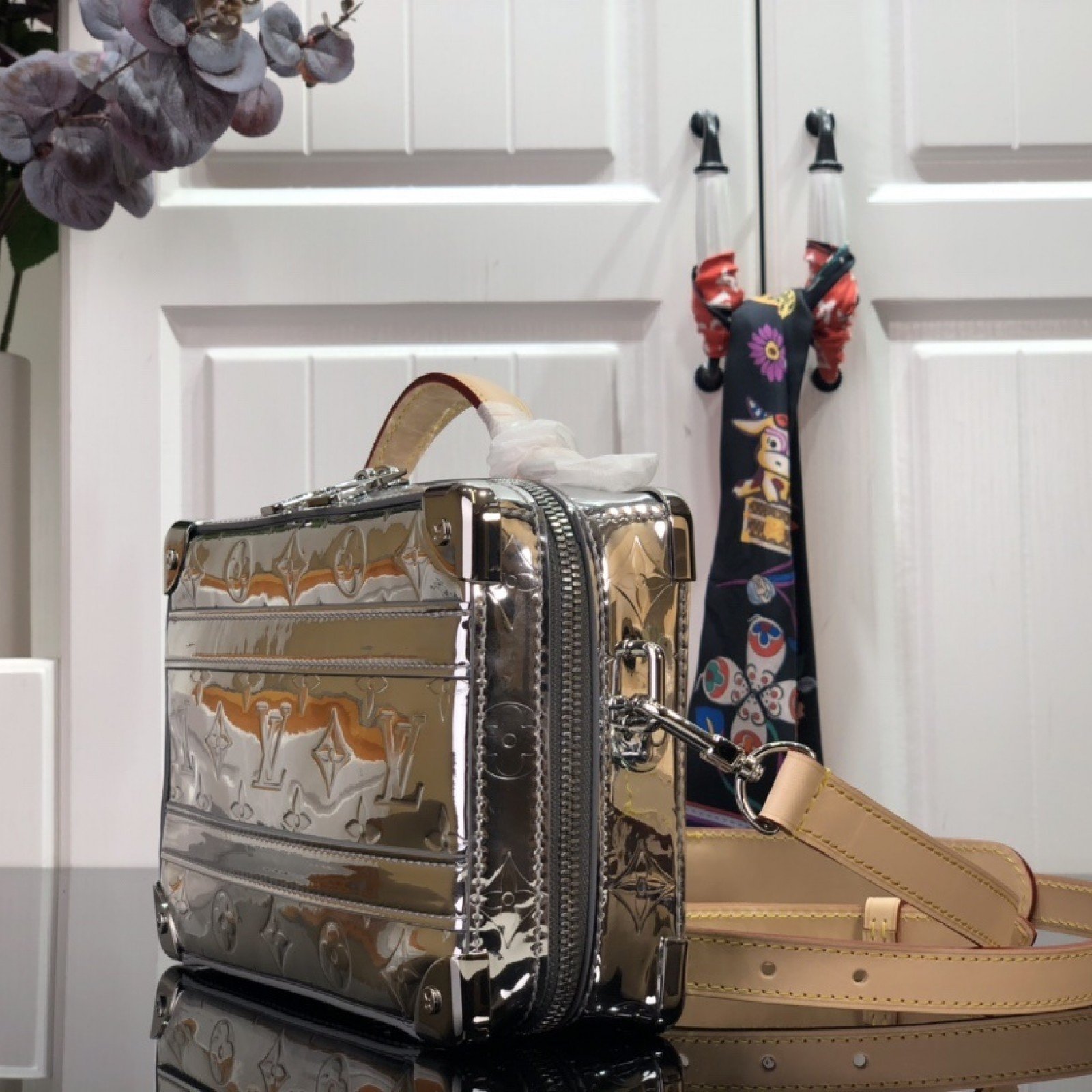 LV HANDLE TRUNK M45885