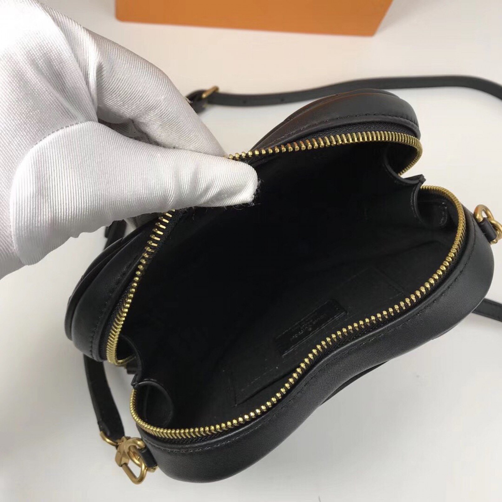 LV HEART BAG NEW WAVE M52796