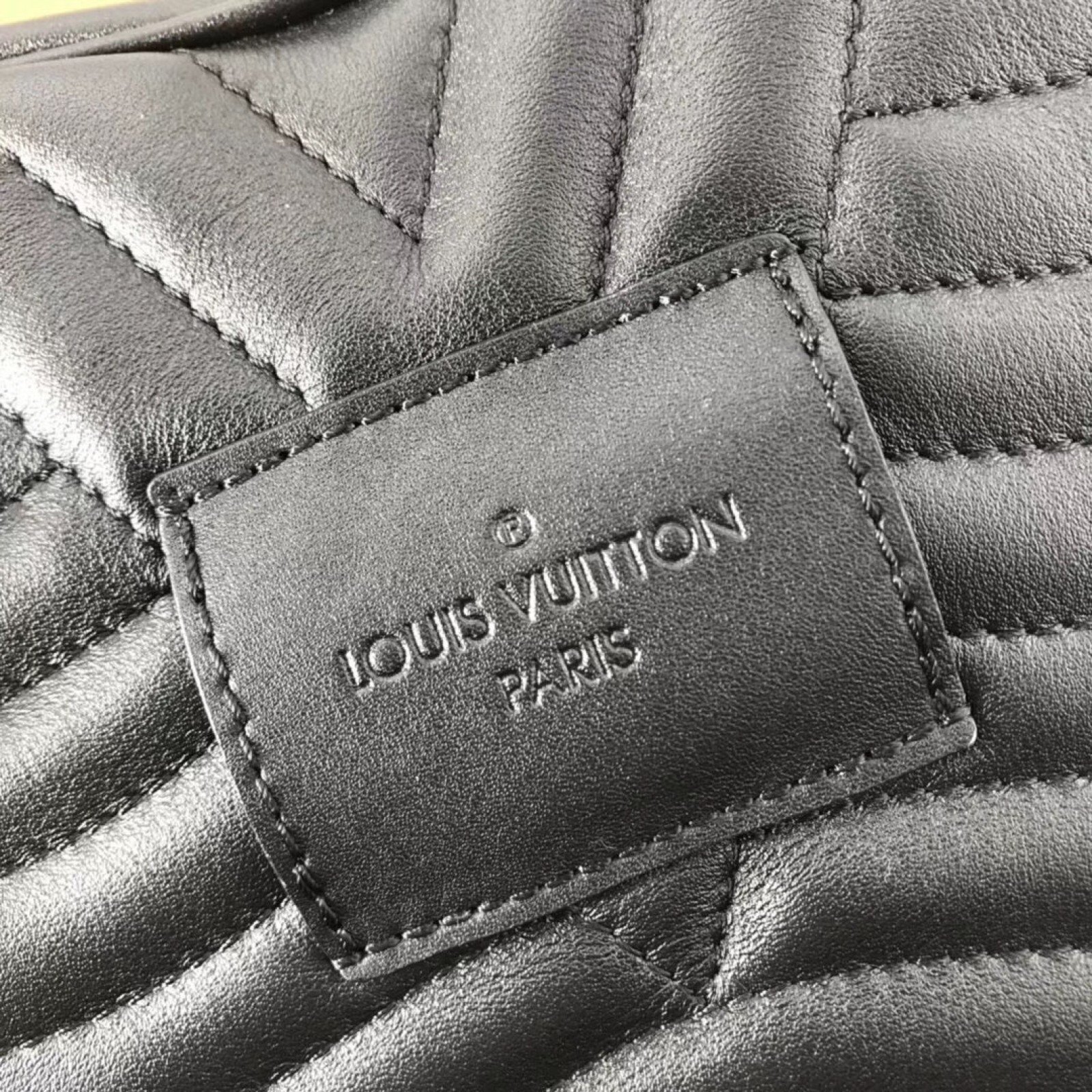 LV HEART BAG NEW WAVE M52796