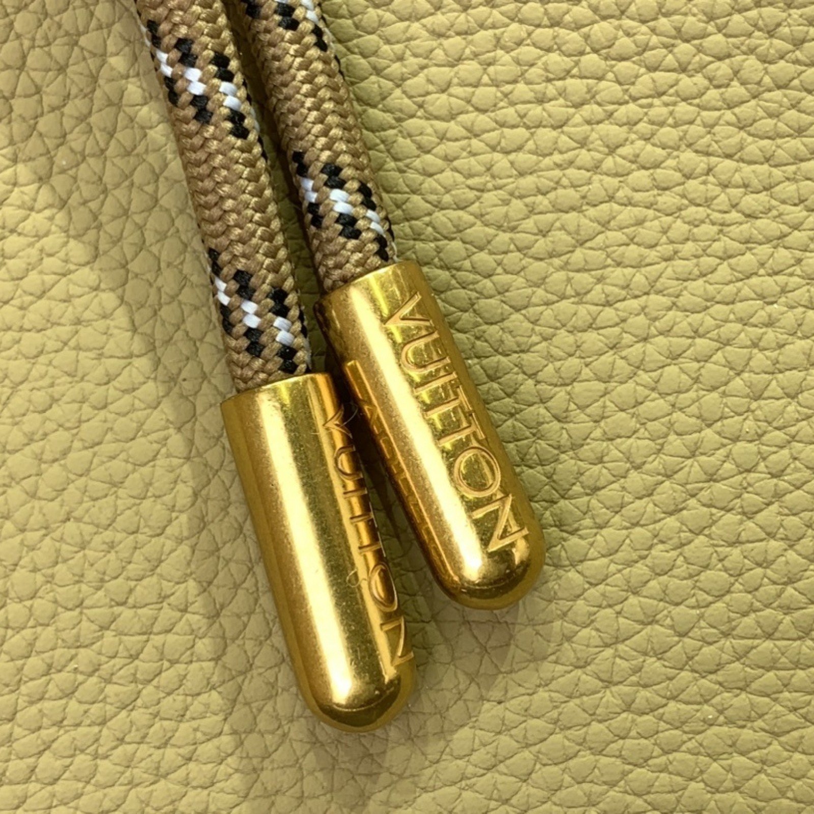 LV HOBO CARGO m12697