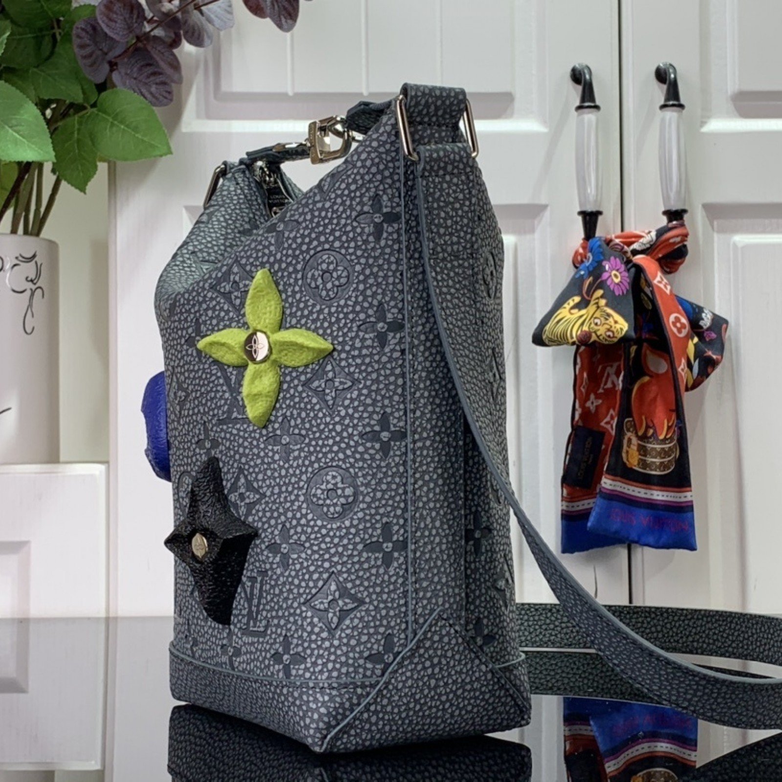 LV HOBO CRUISER PM M20875