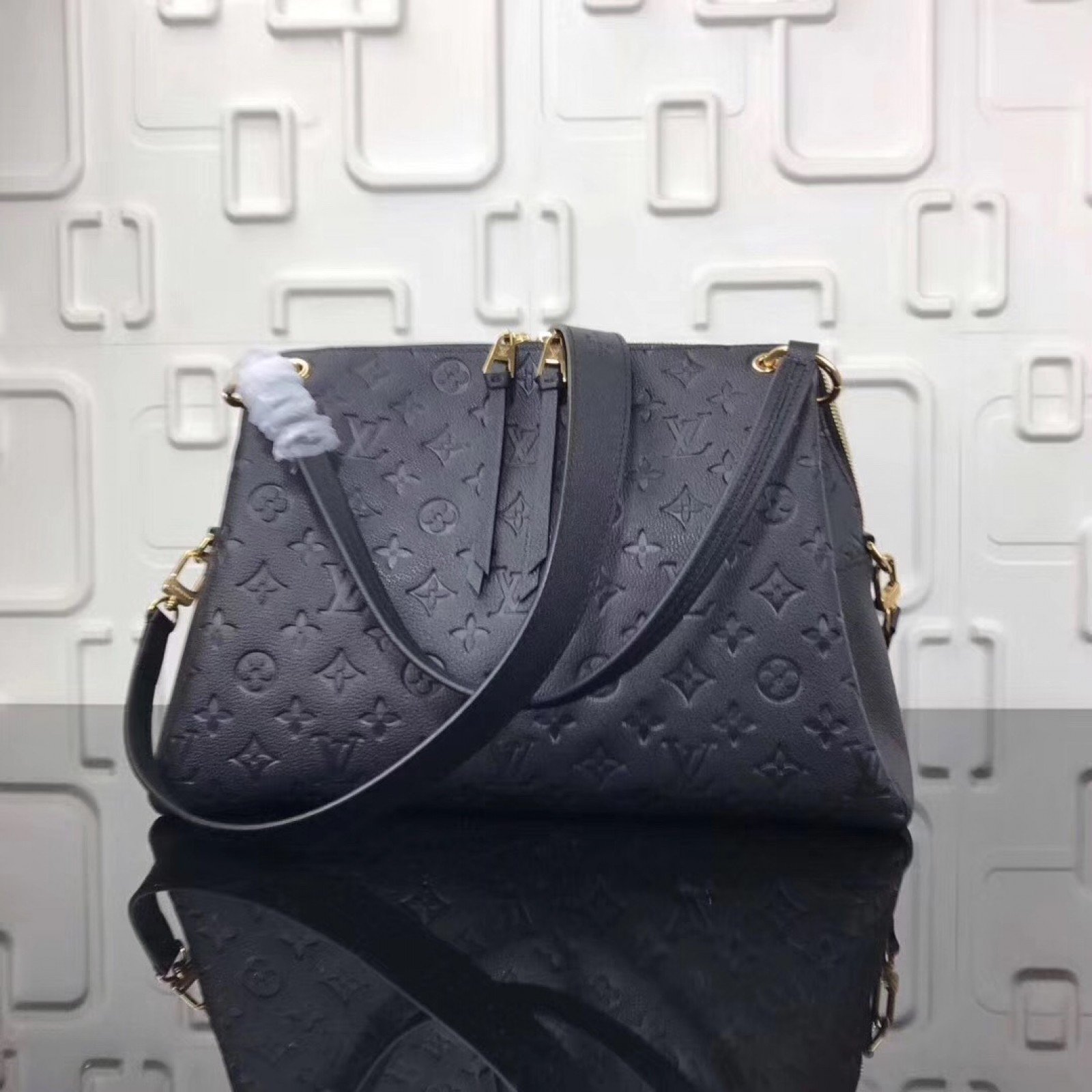 LV Hand bag M43719