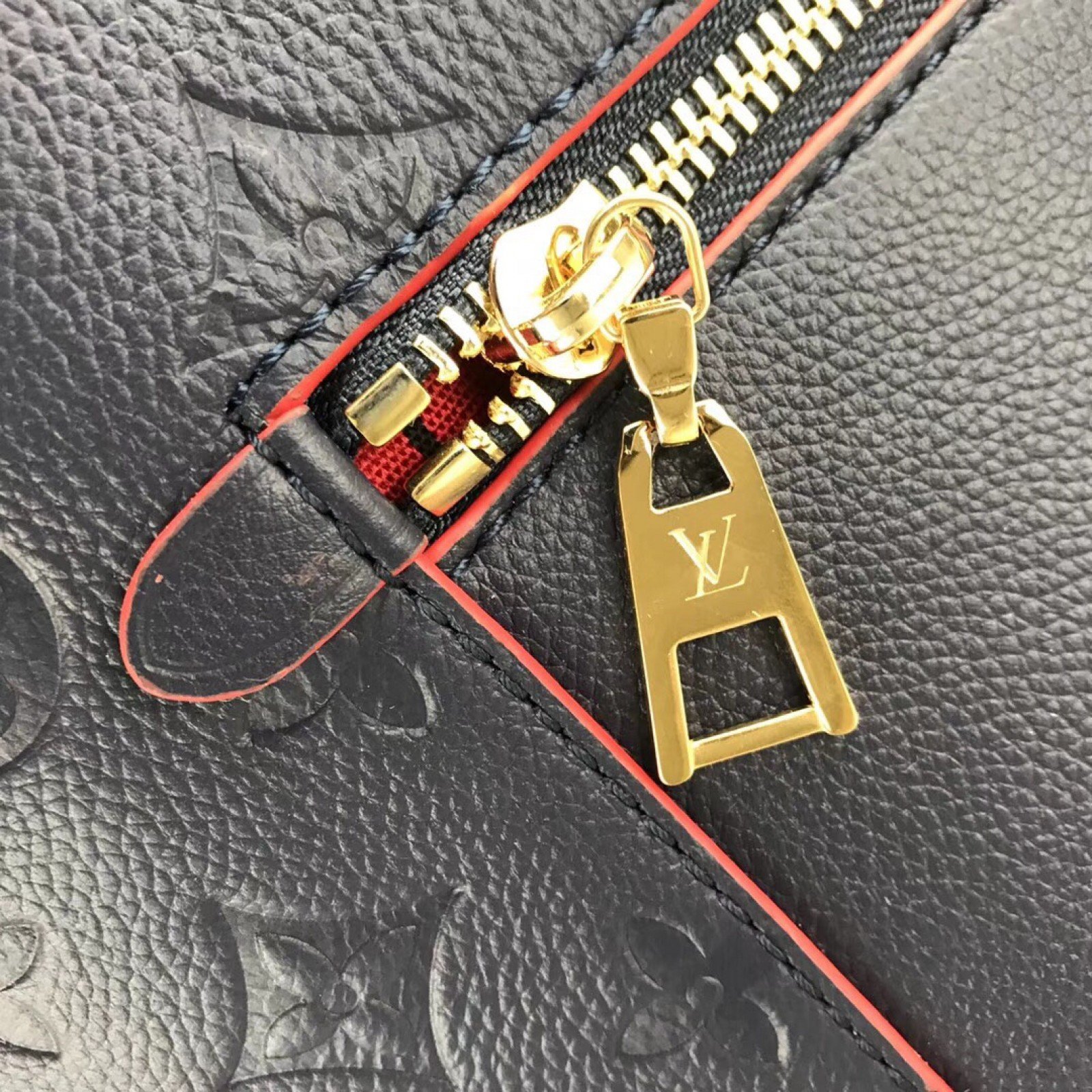 LV Hand bag M44013