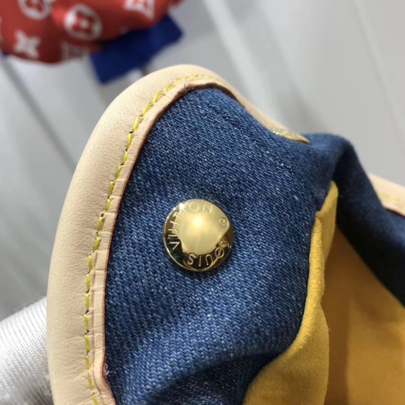 LV Hand bag M95020