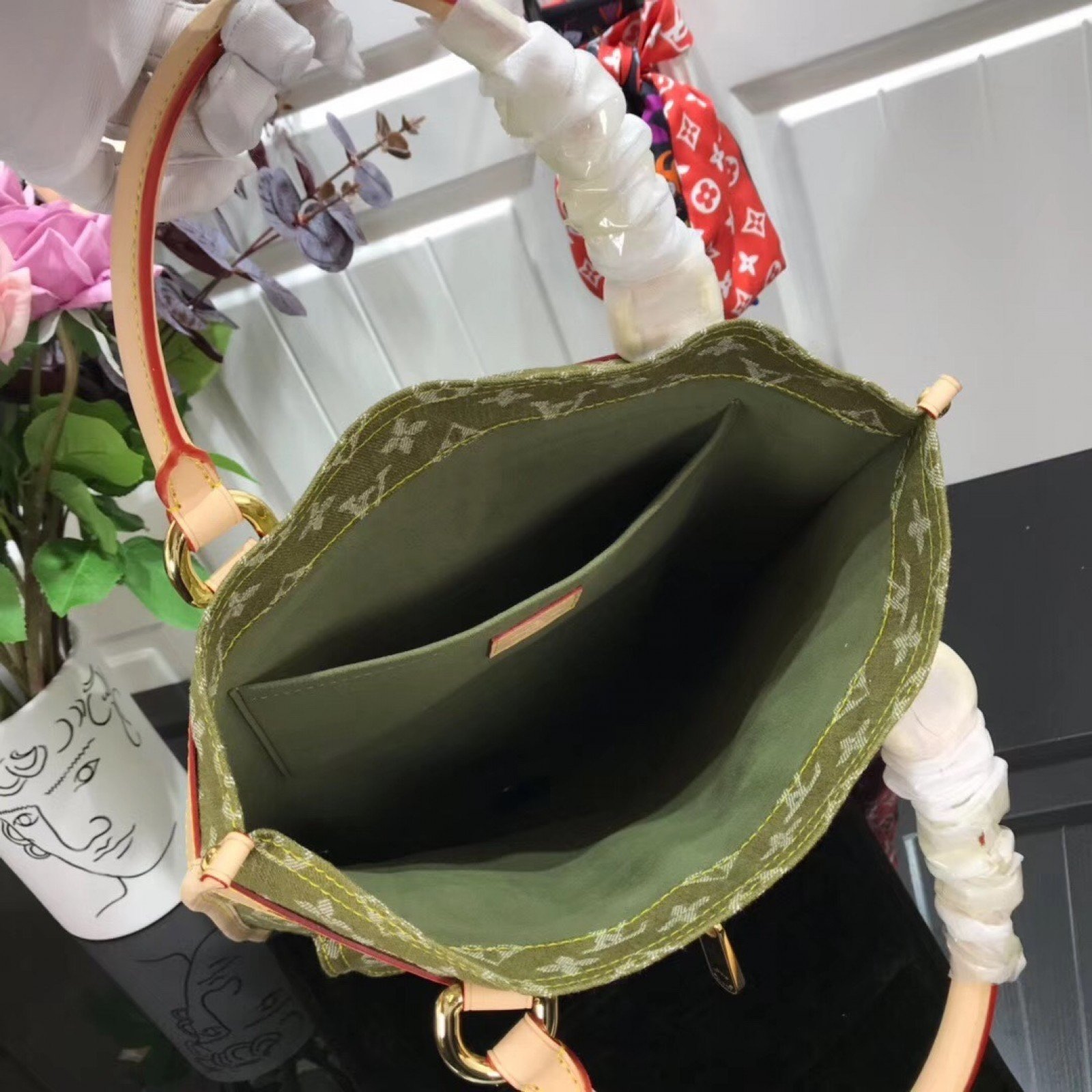 LV Handbag 110415
