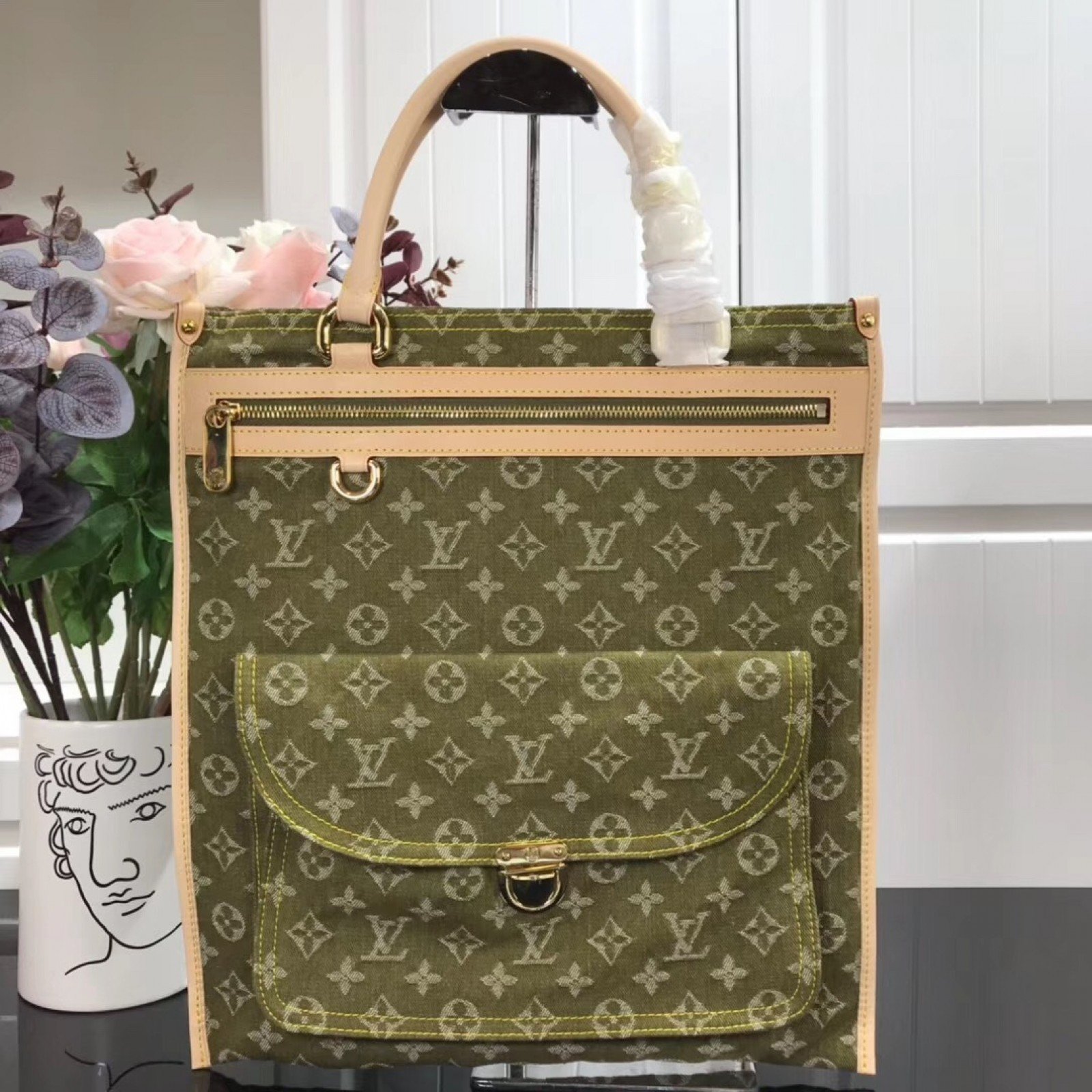 LV Handbag 110415