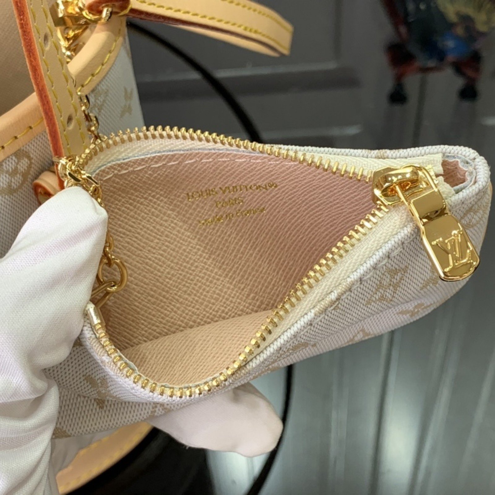 LV Handbag M12317