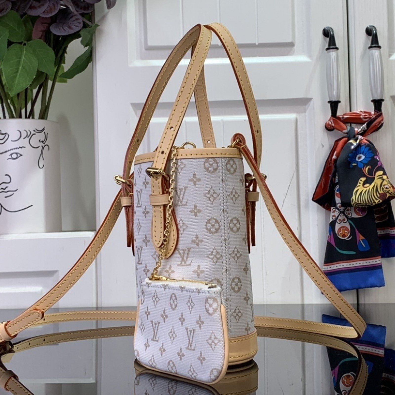 LV Handbag M12317