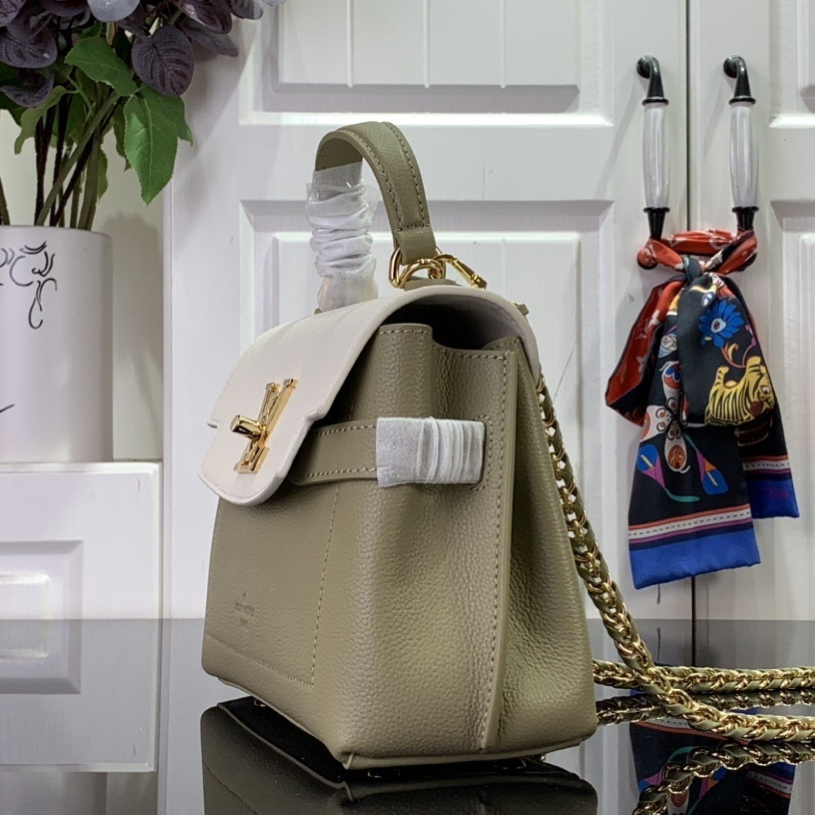 LV Handbag M20997
