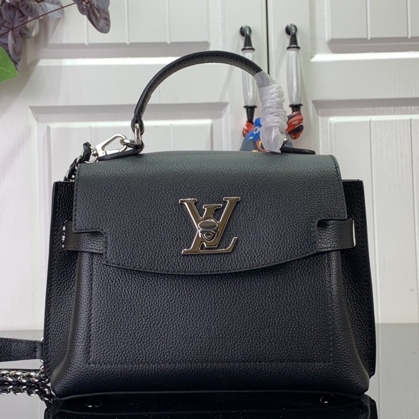 LV Handbag M21088