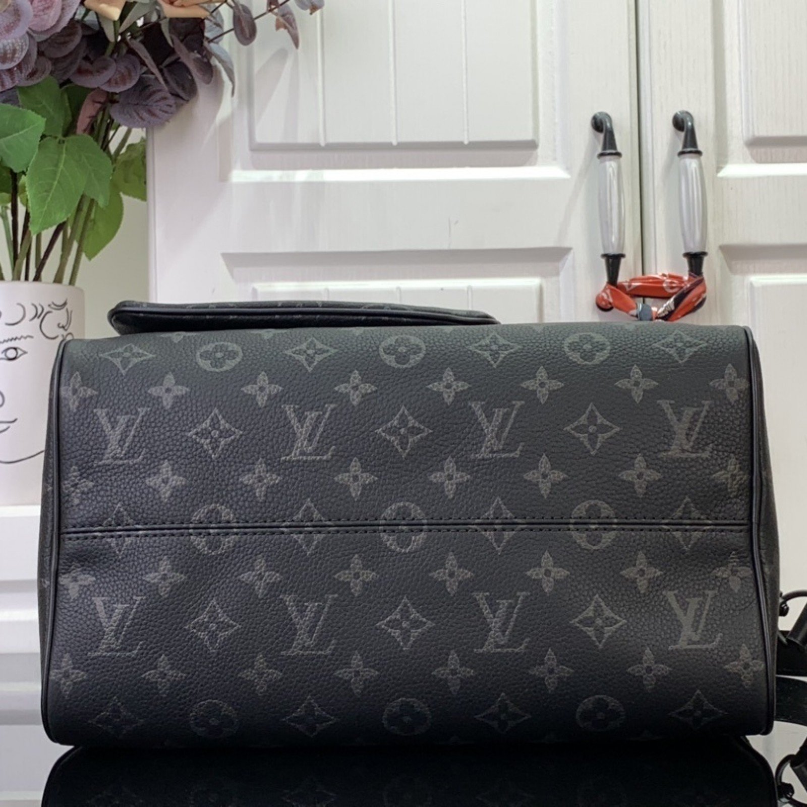 LV Handbag M21108