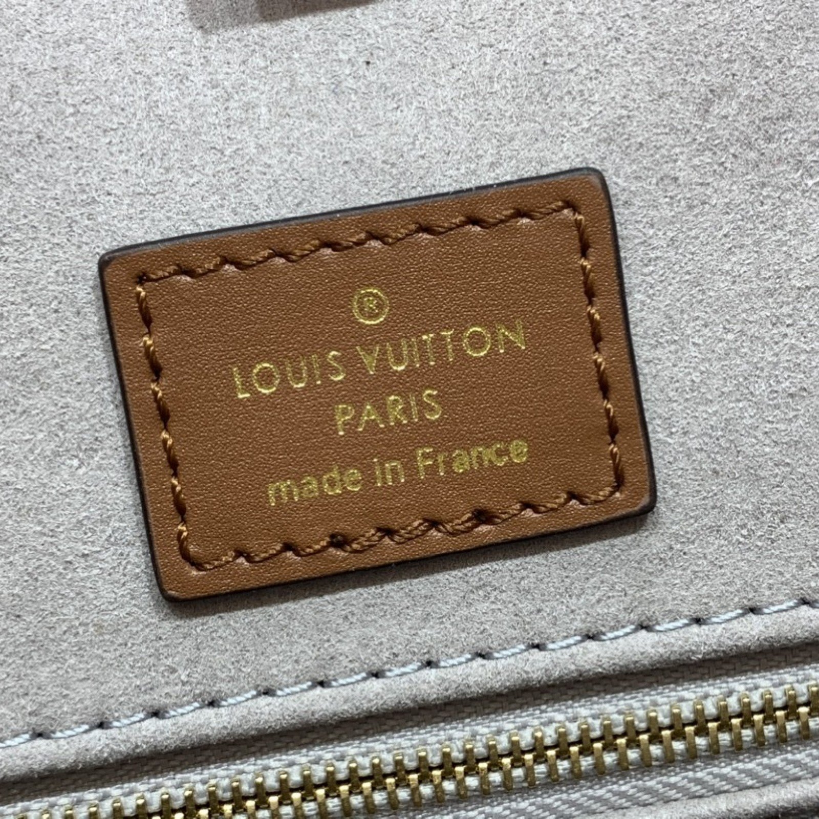 LV Handbag M21233