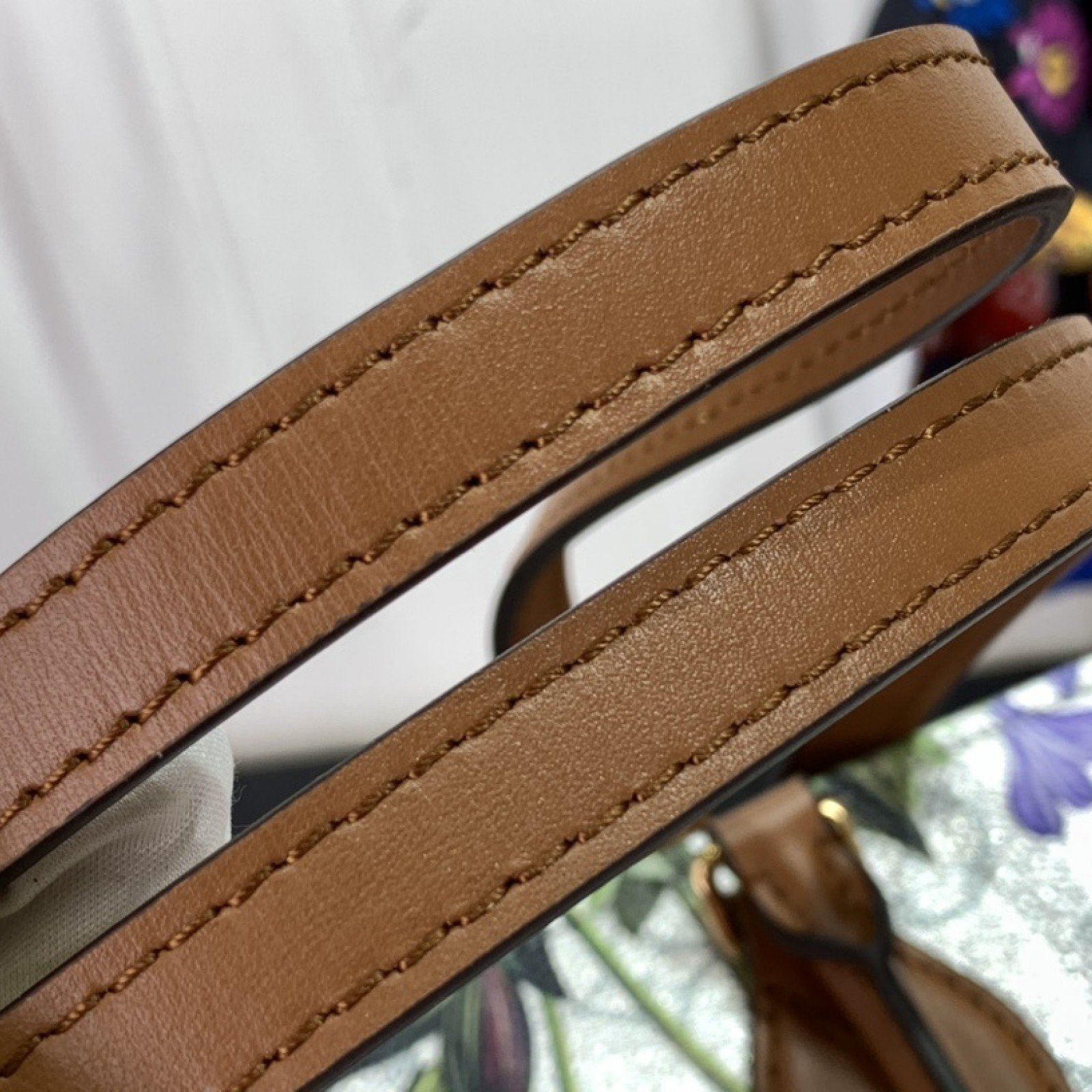 LV Handbag M21233