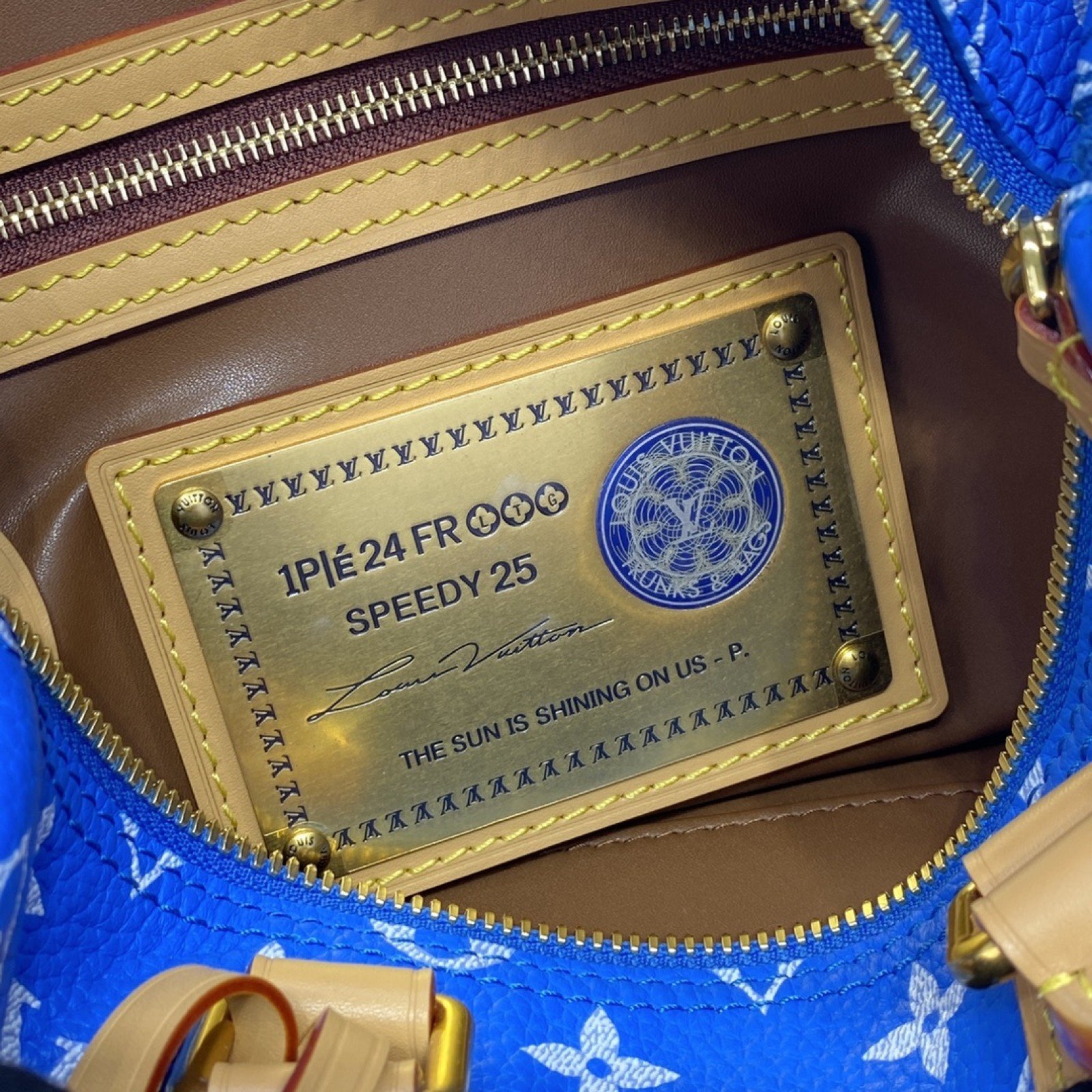 LV Handbag M24443
