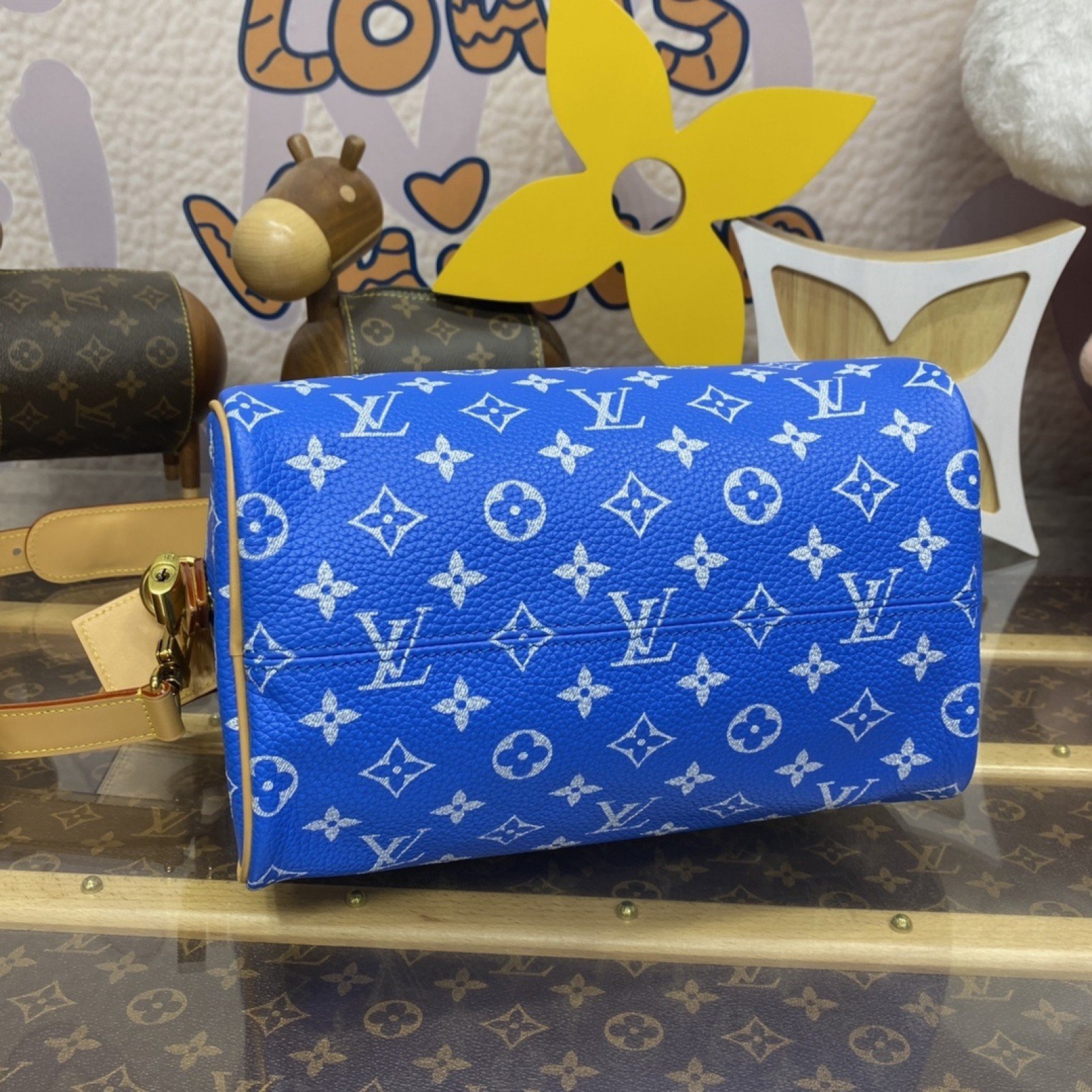 LV Handbag M24443