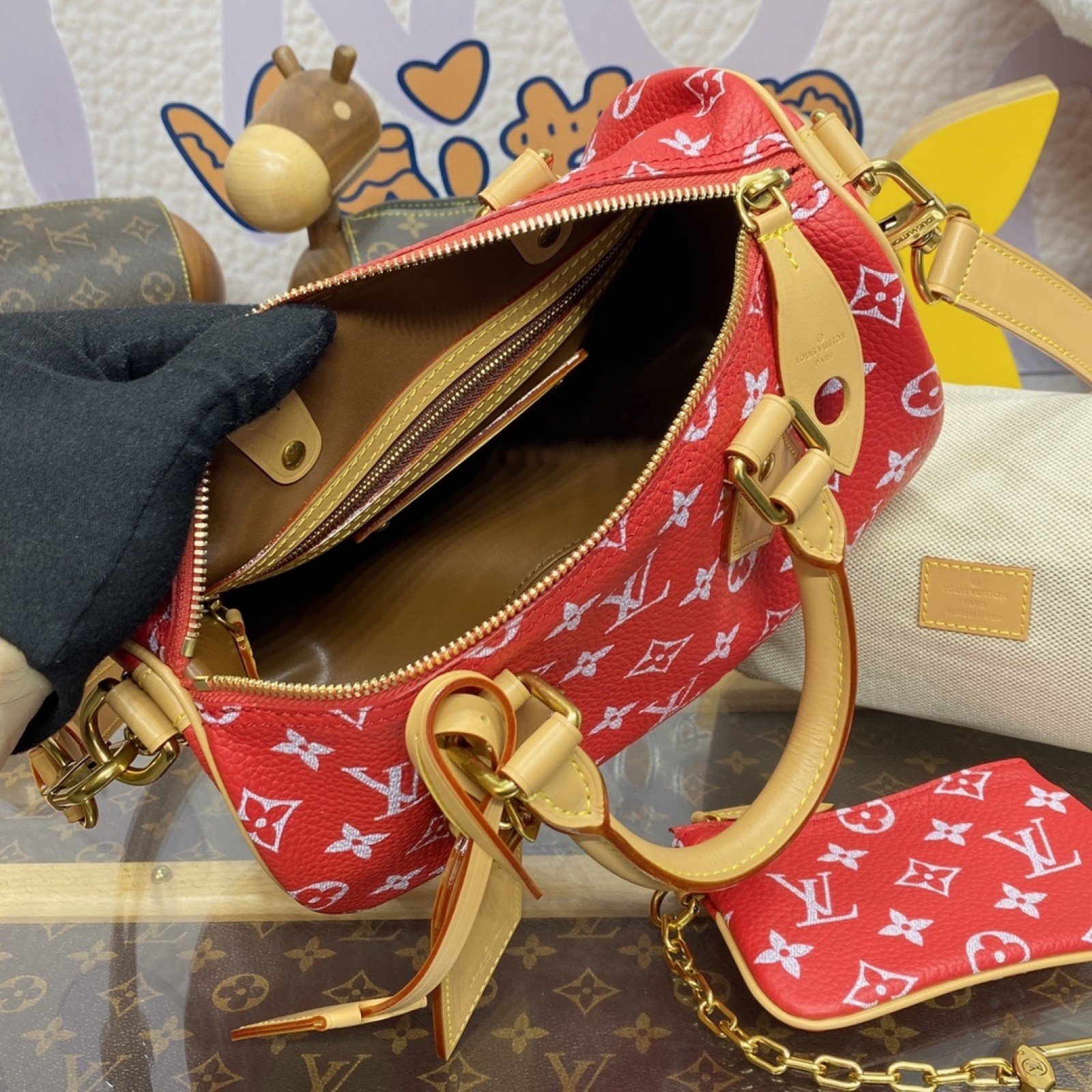 LV Handbag M24443