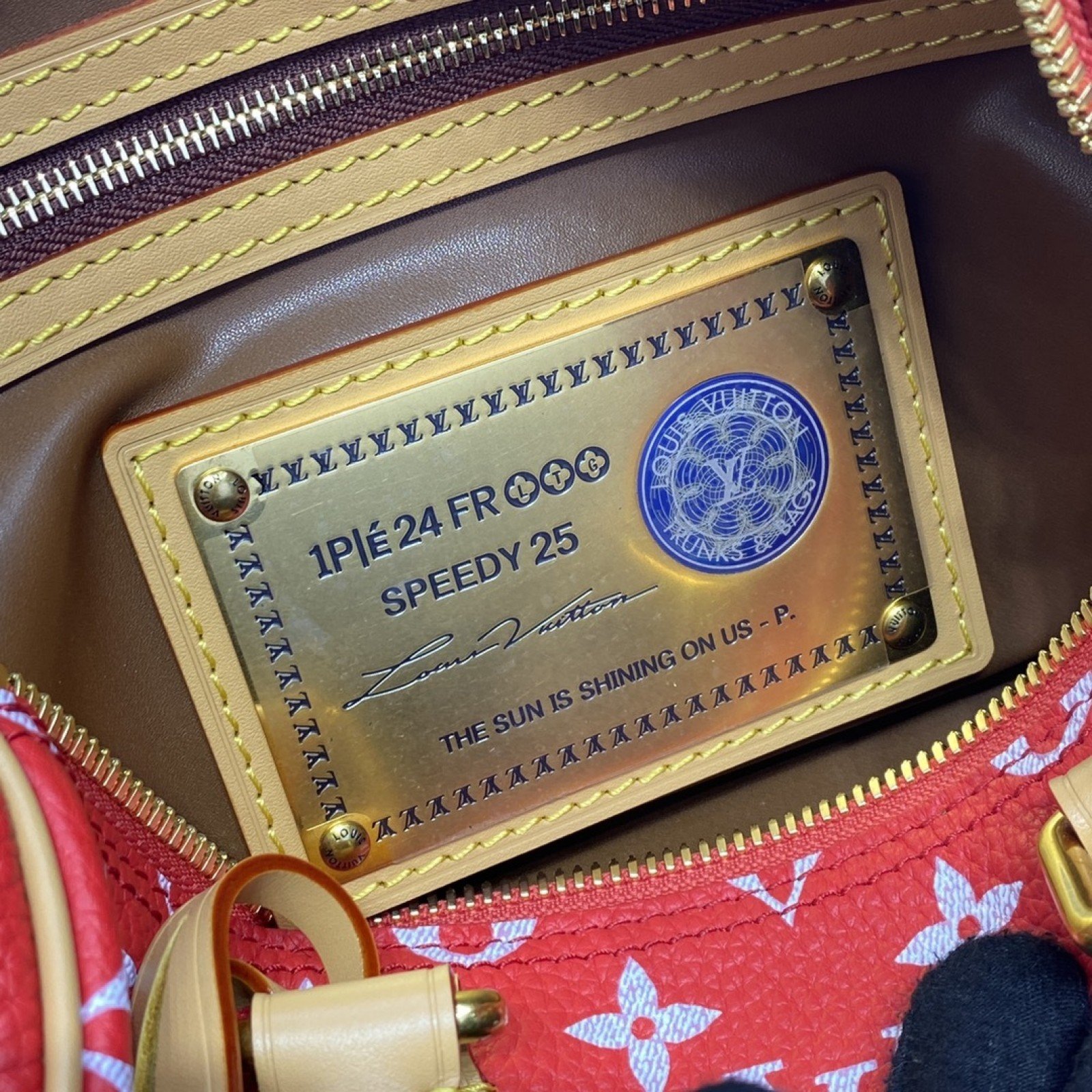 LV Handbag M24443