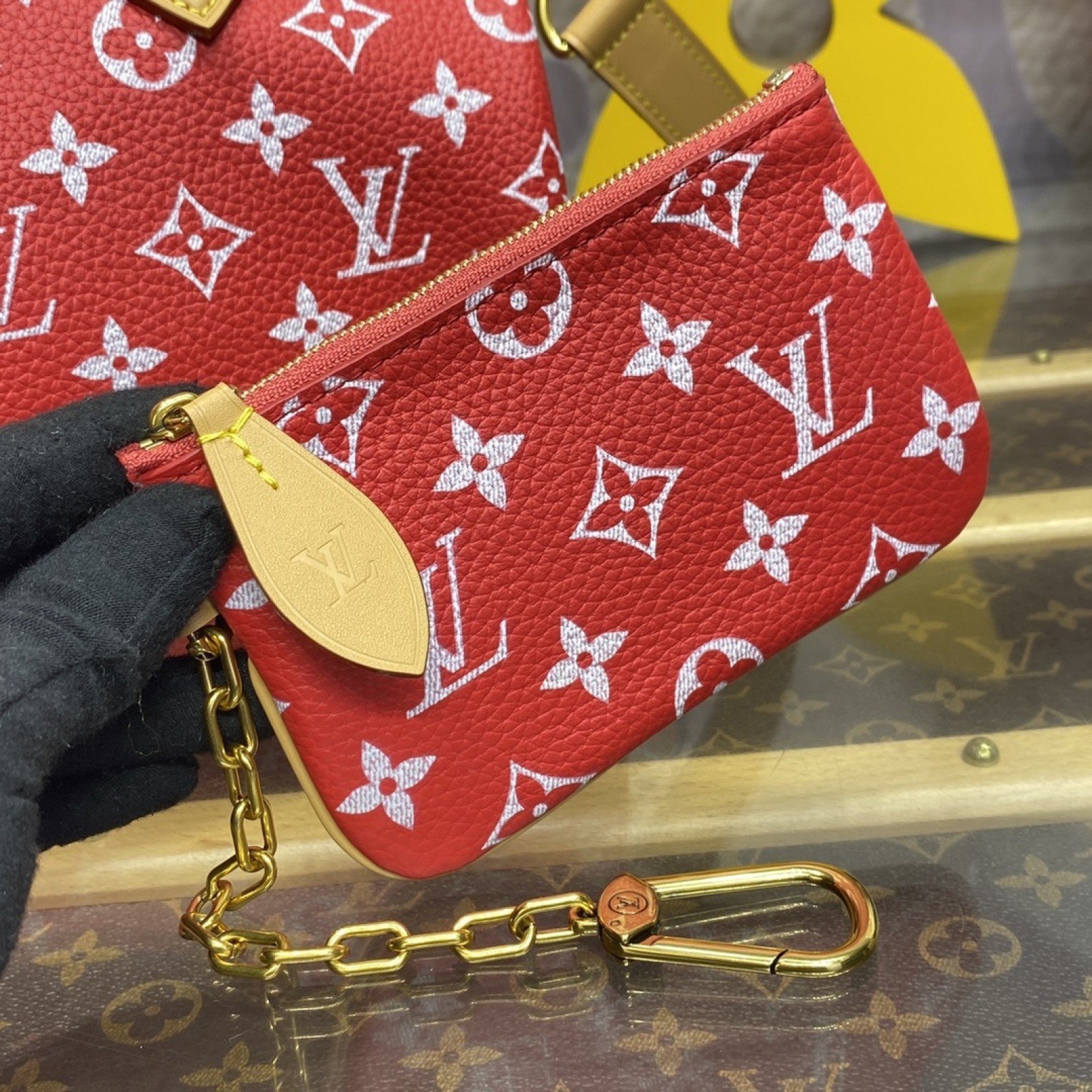 LV Handbag M24443