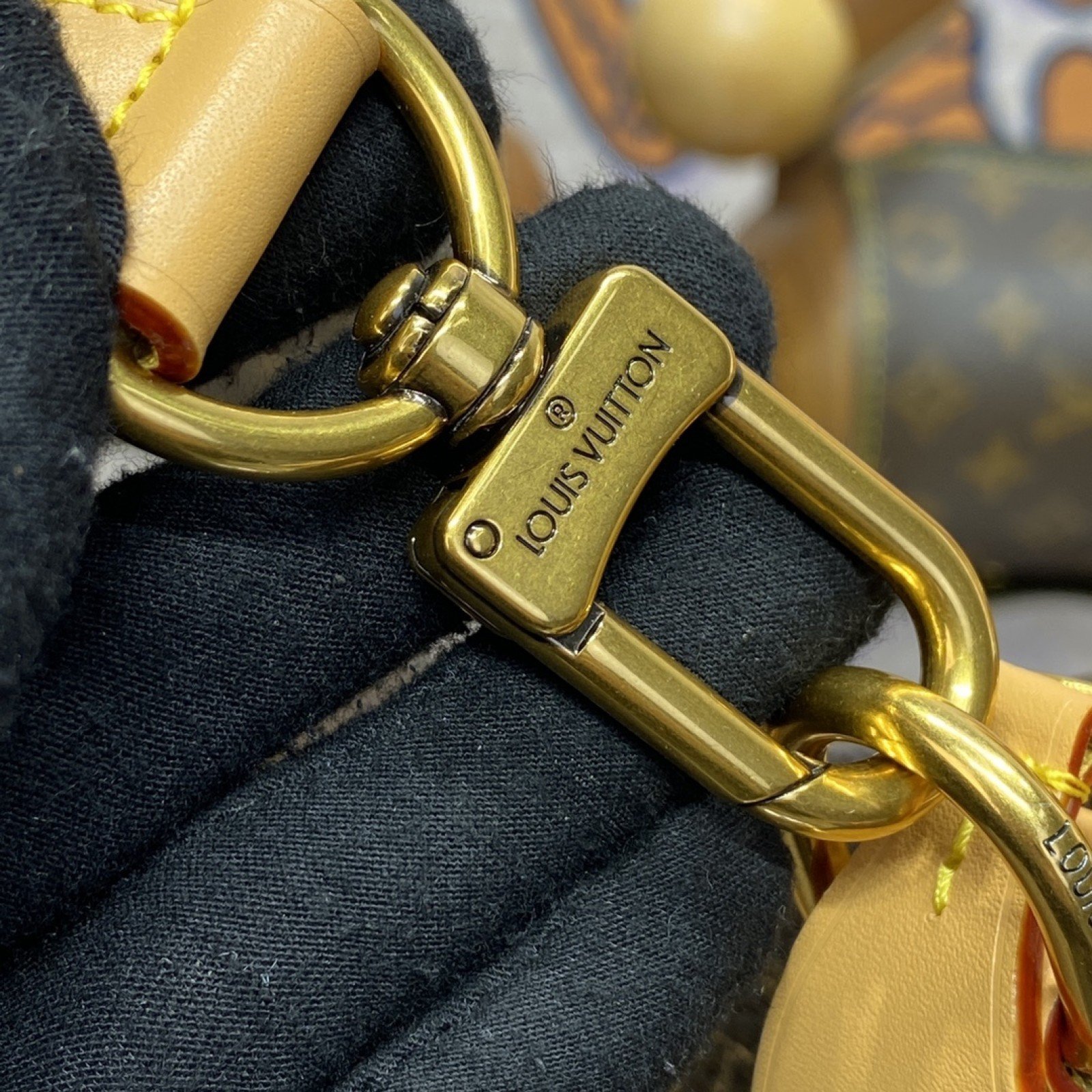 LV Handbag M24443