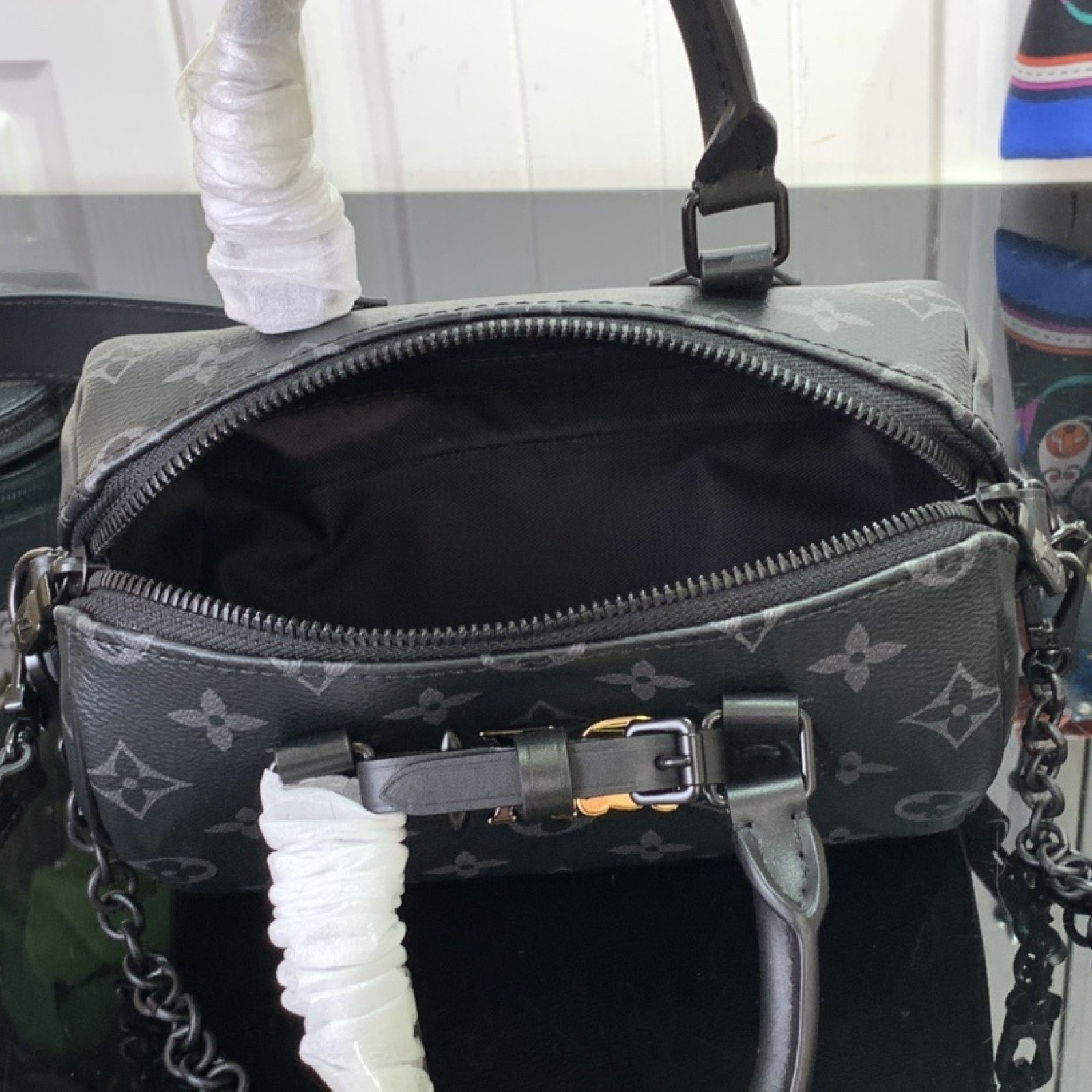 LV Handbag M24598