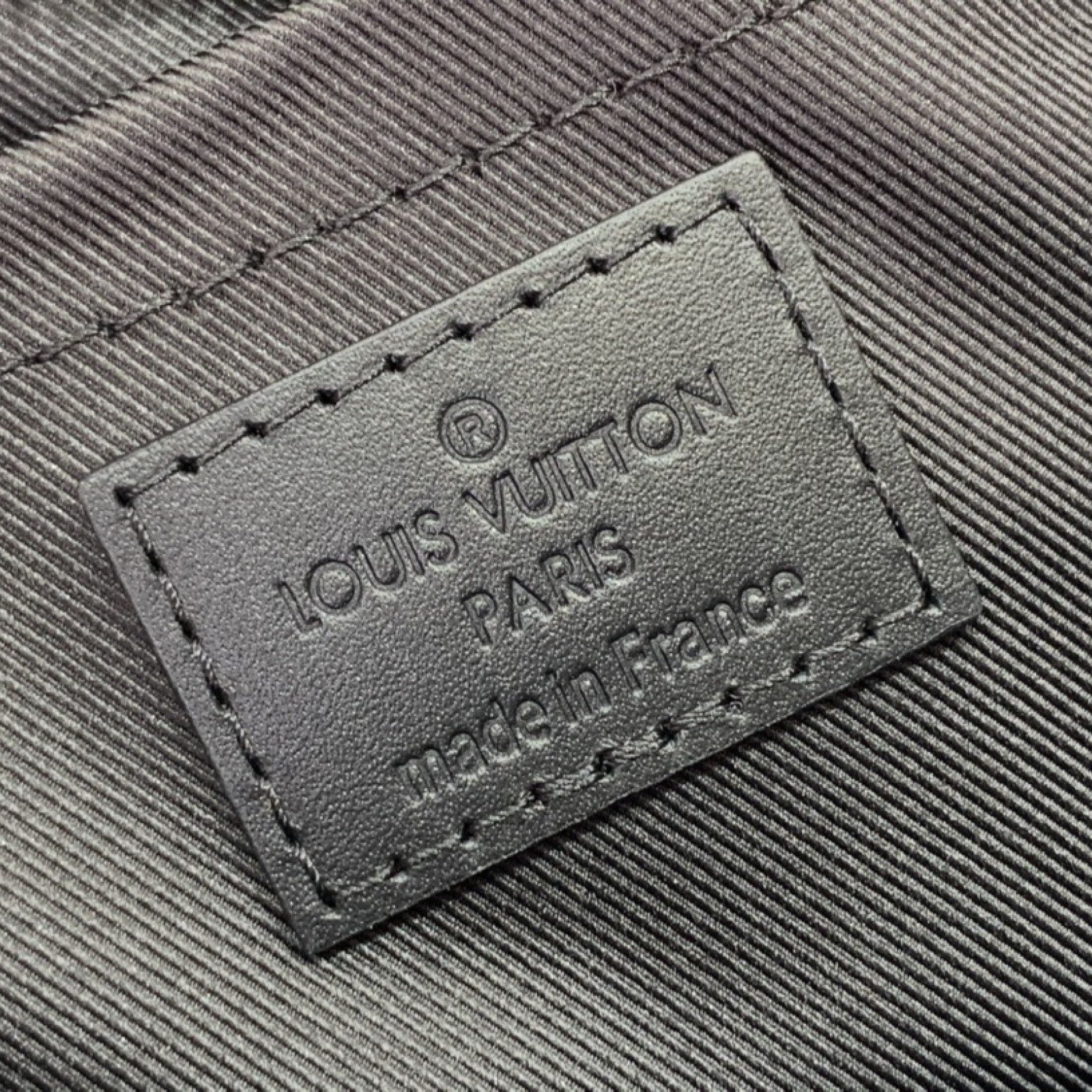 LV Handbag M24598