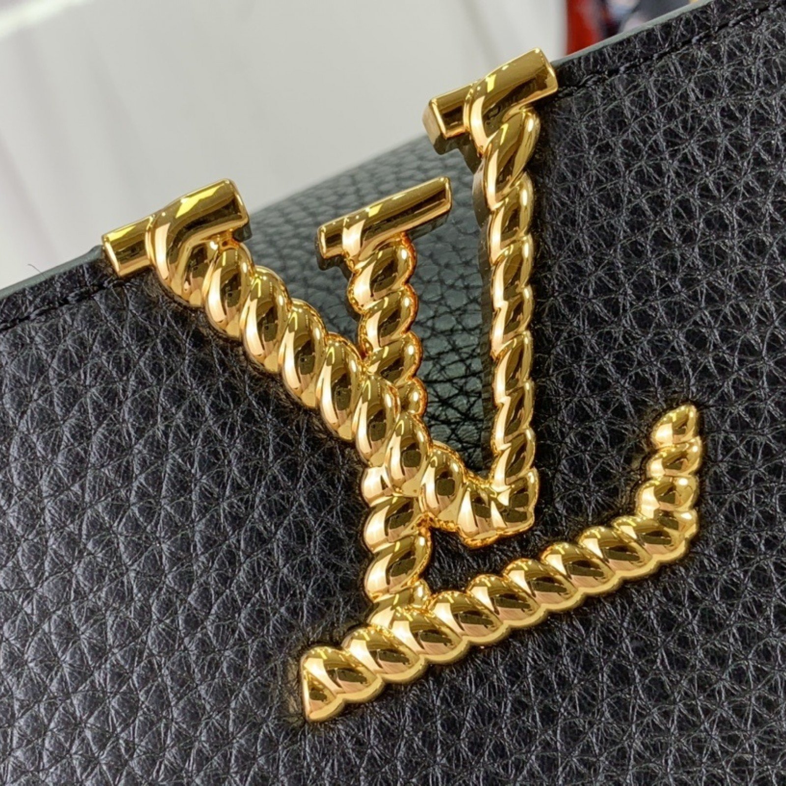 LV Handbag M24673