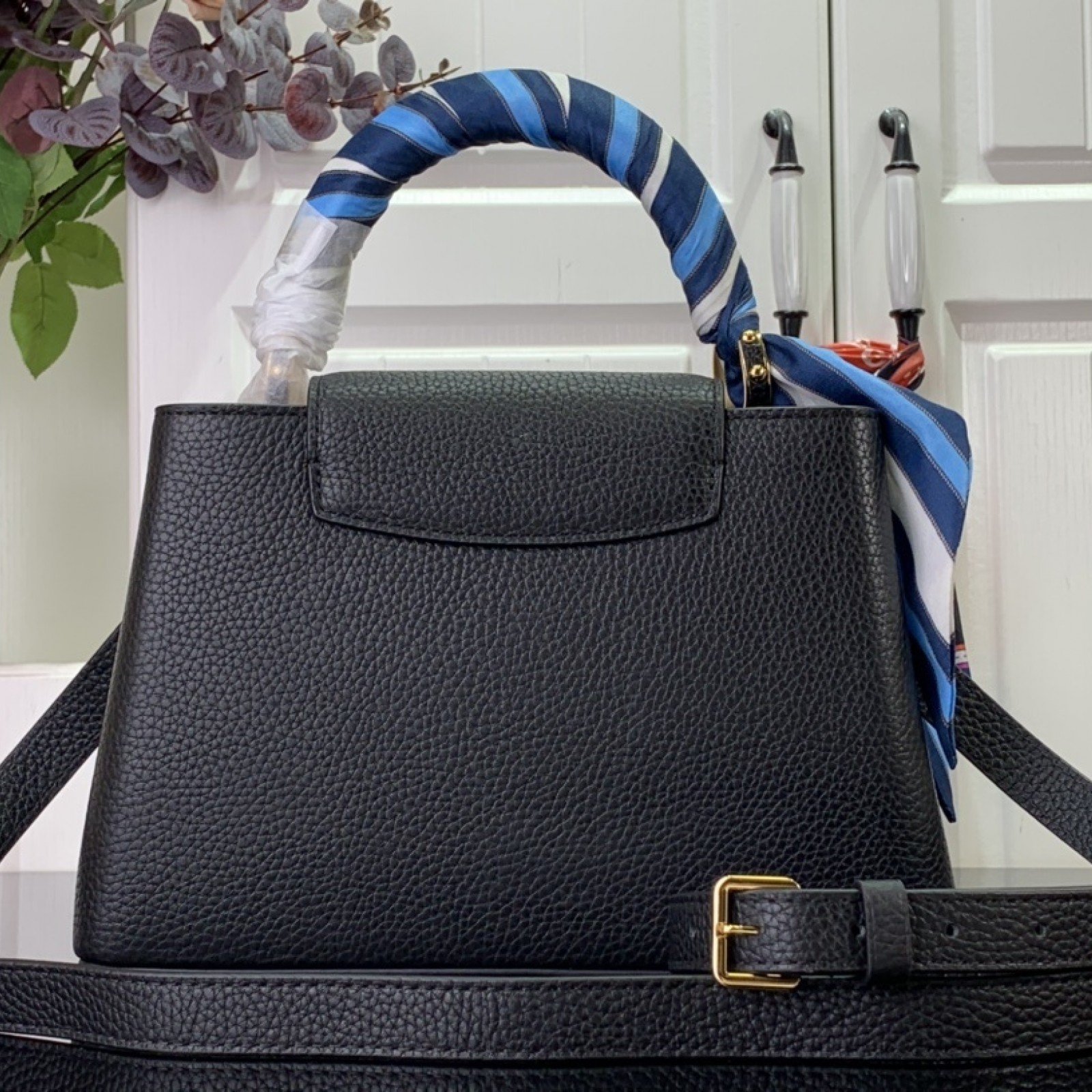 LV Handbag M24673