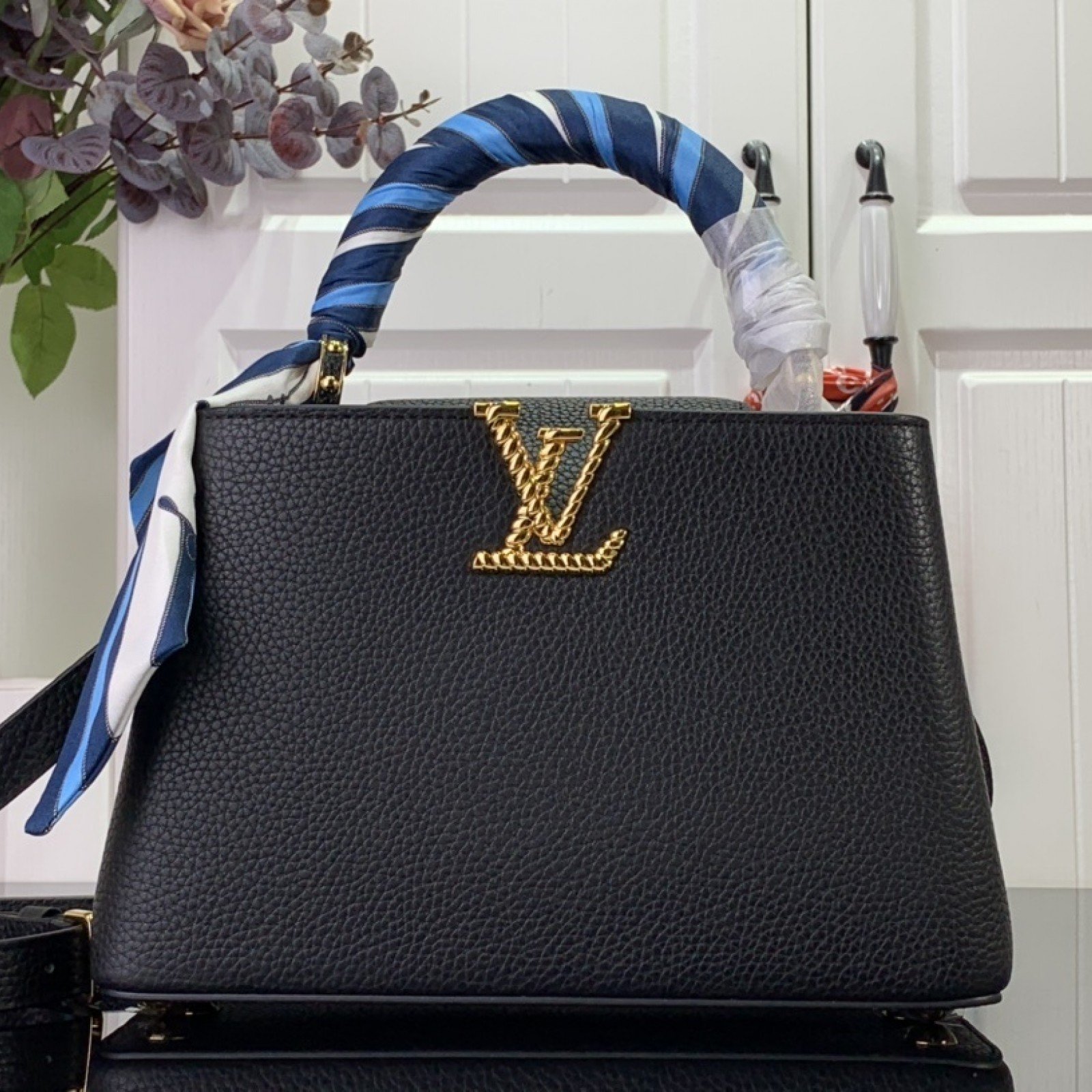 LV Handbag M24673