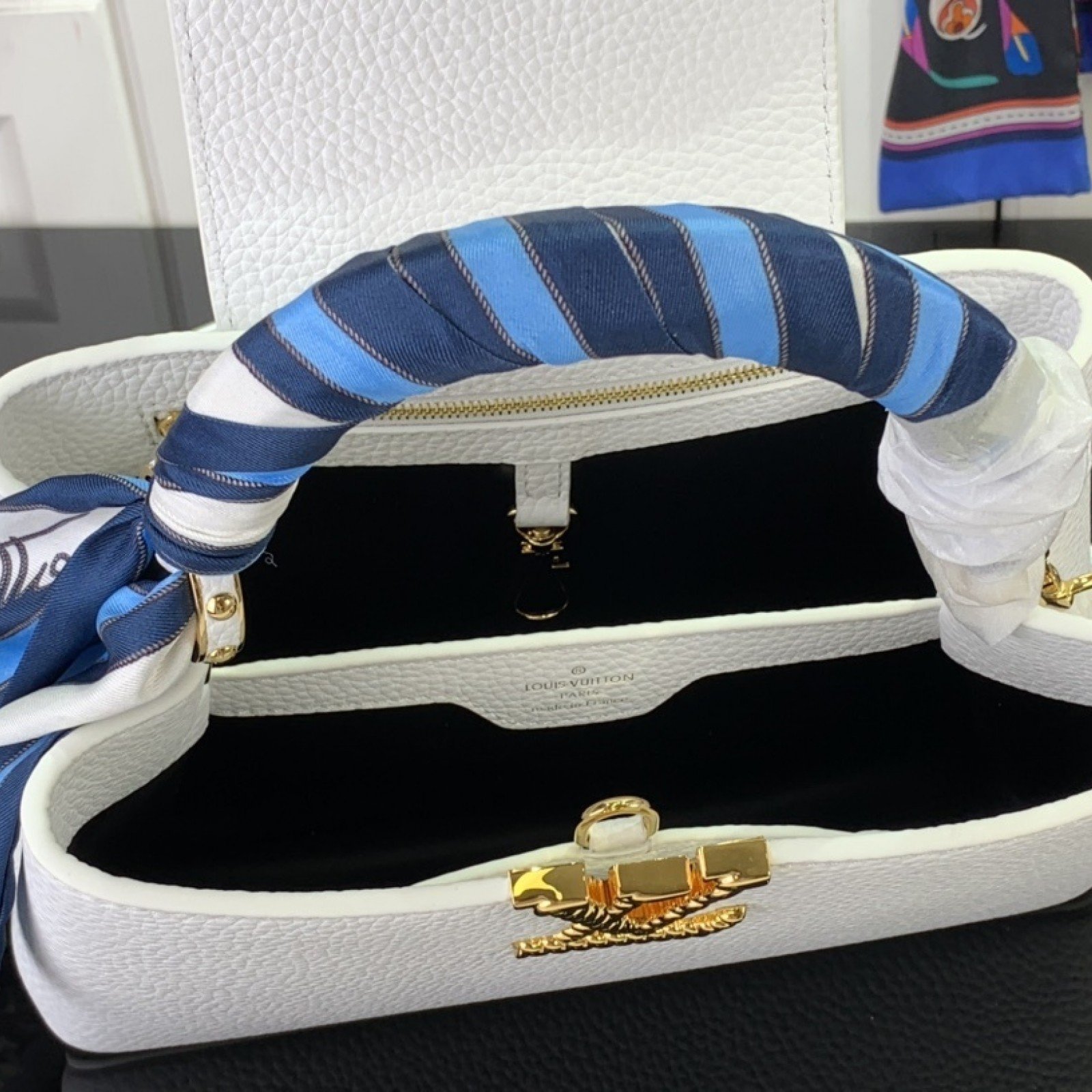LV Handbag M24673