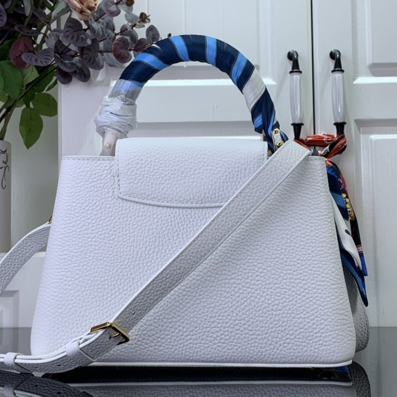 LV Handbag M24673