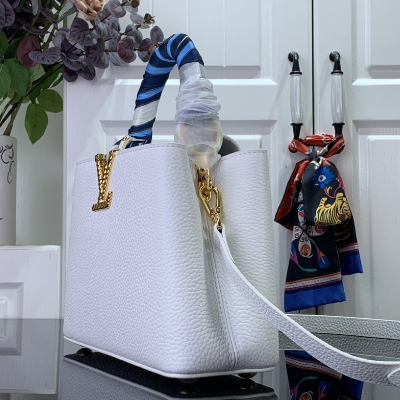 LV Handbag M24673