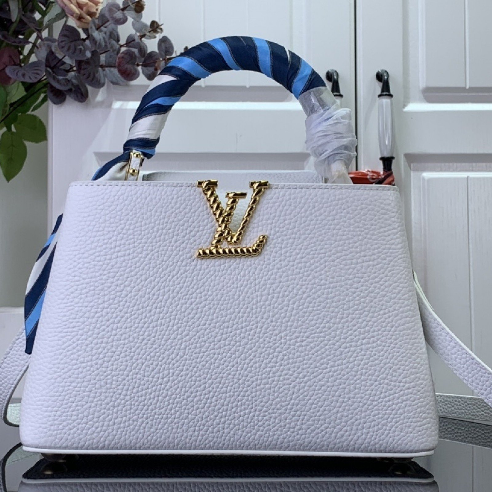 LV Handbag M24673