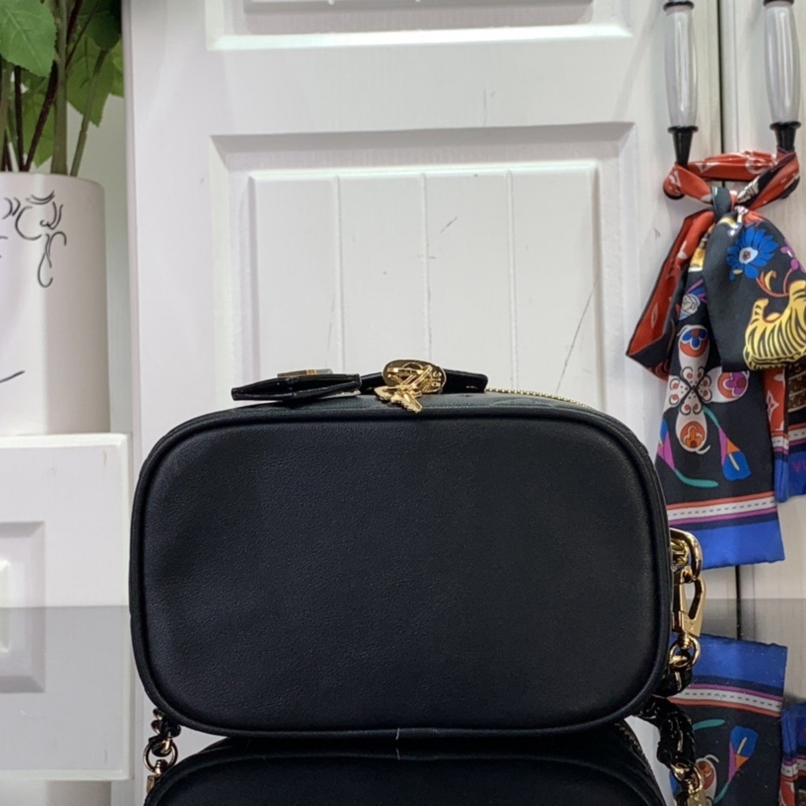 LV Handbag M25123