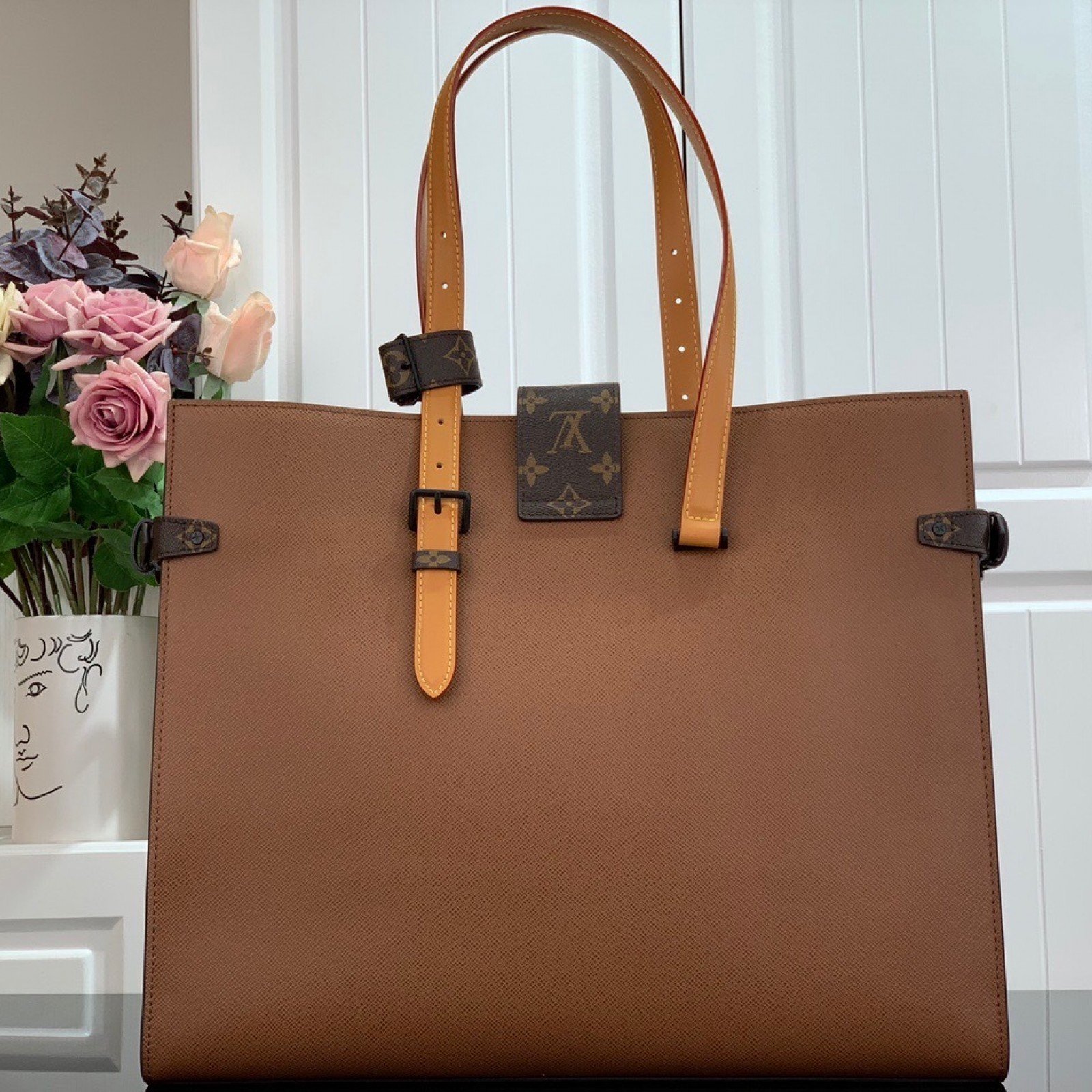 LV Handbag M30725