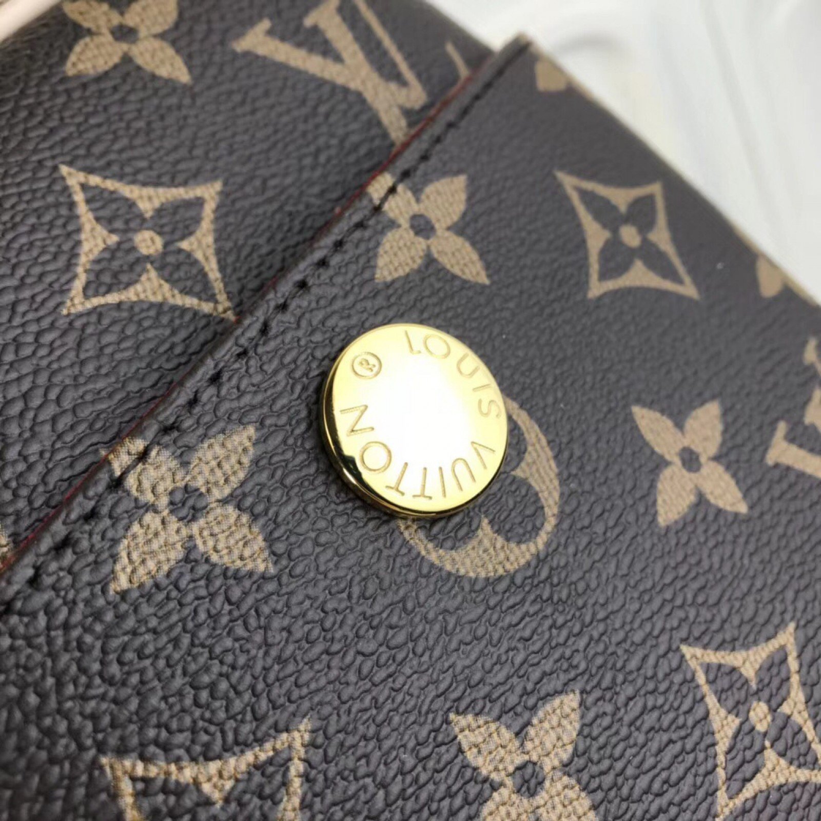 LV Handbag M40056