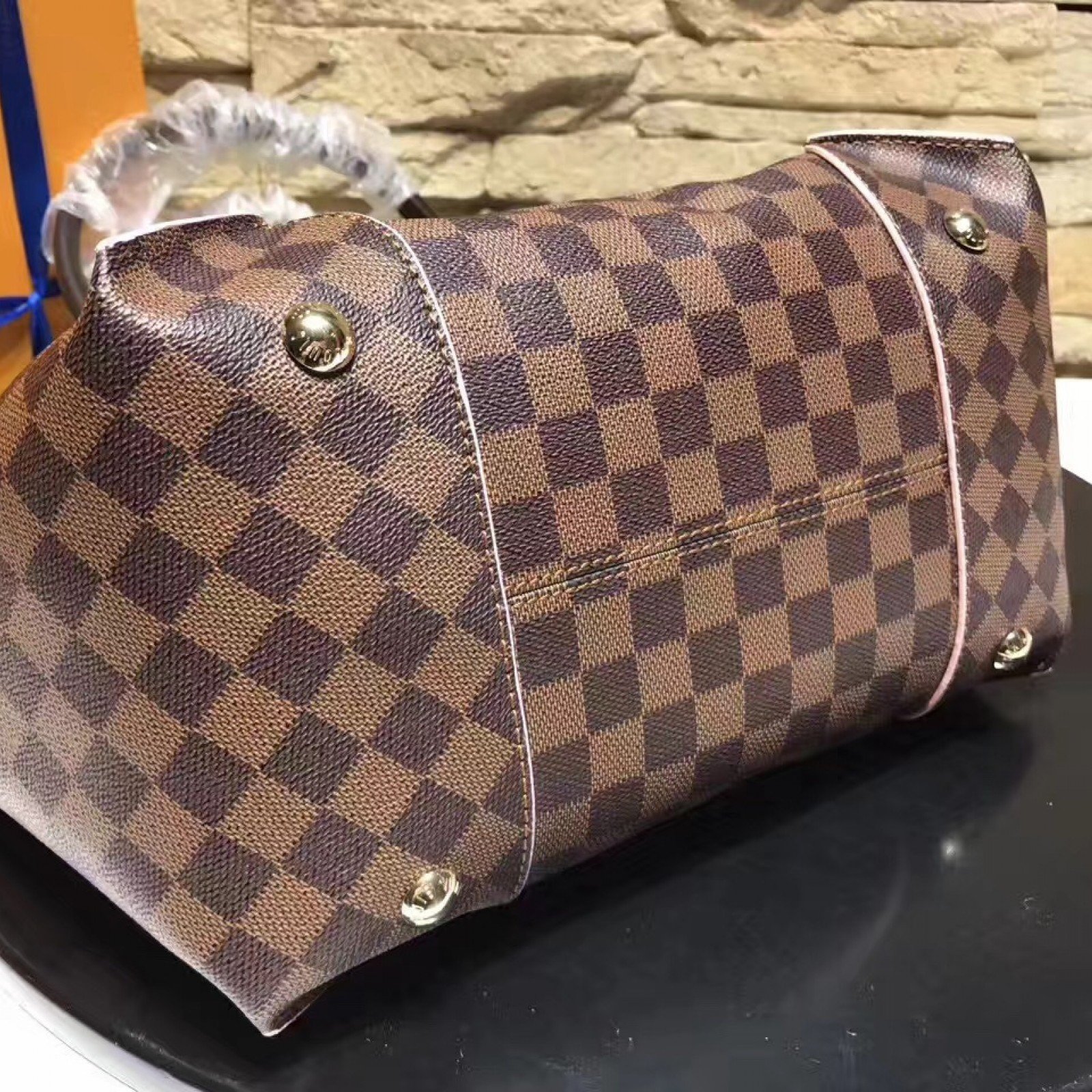LV Handbag M41548