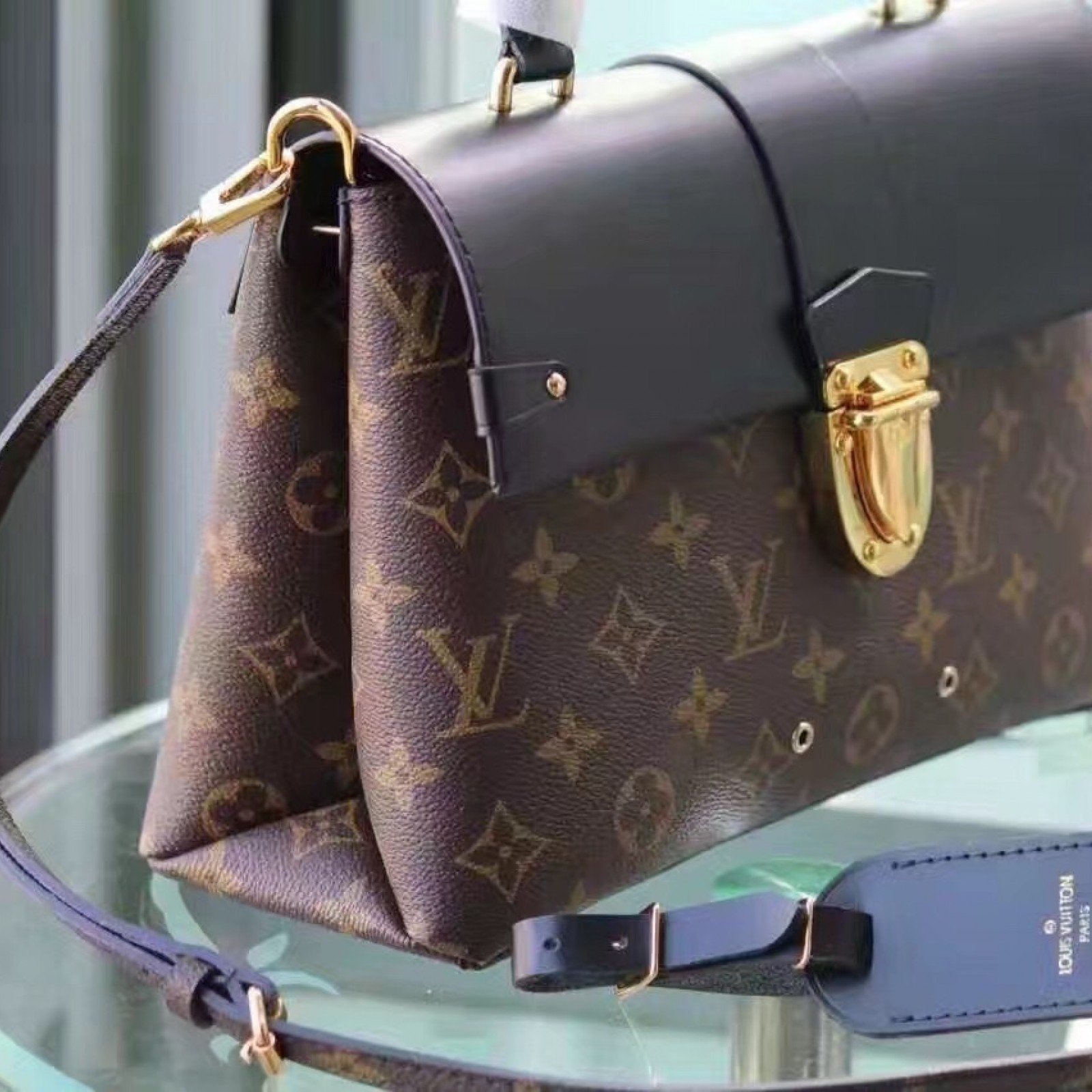 LV Handbag M43125