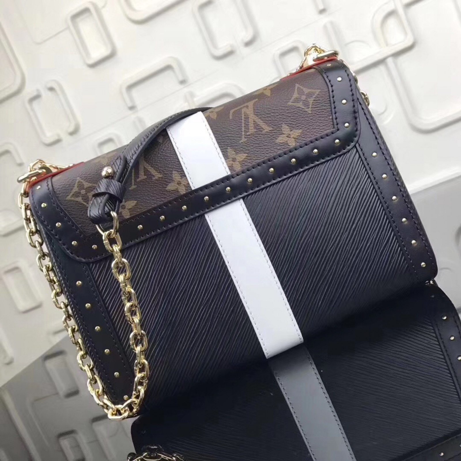 LV Handbag M43629