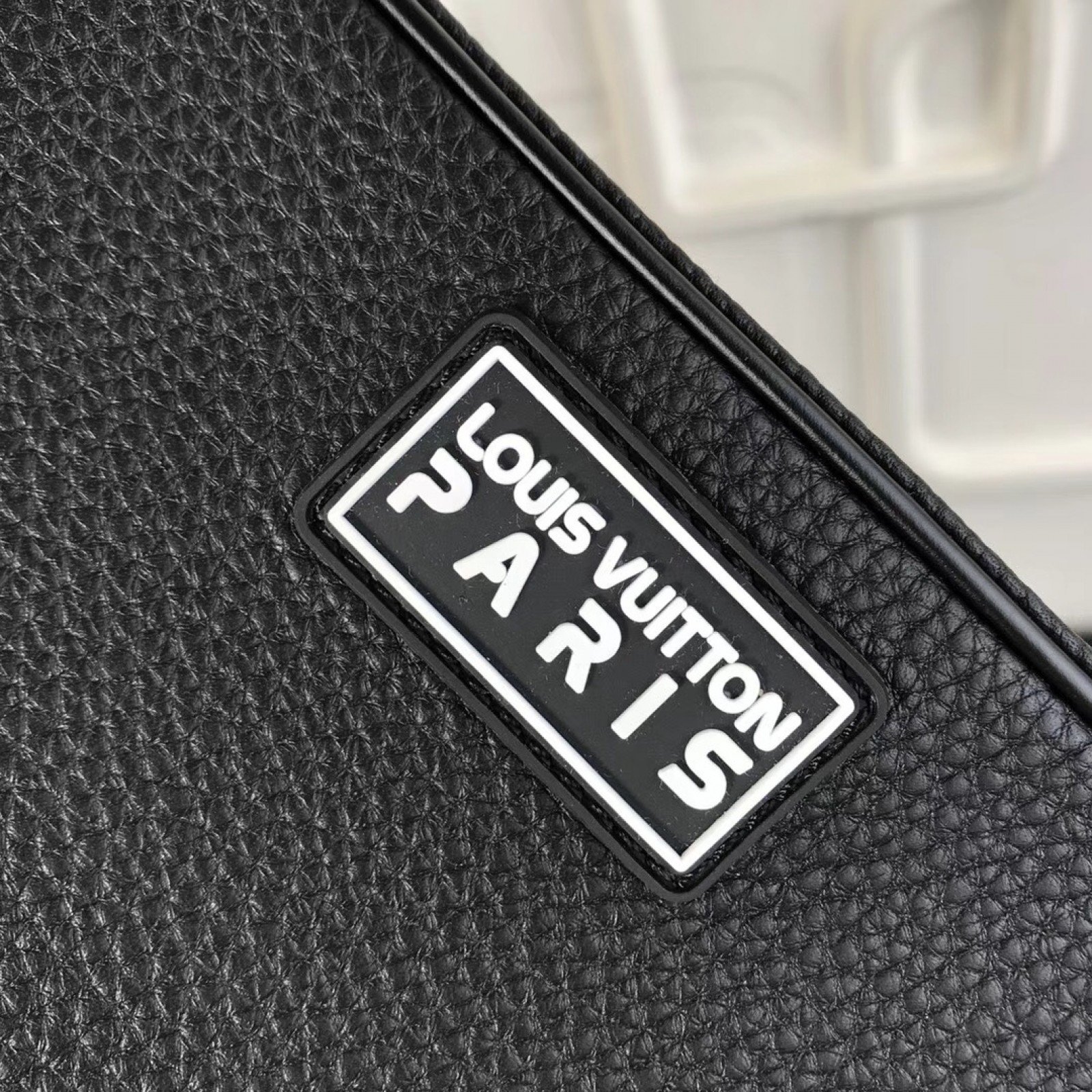 LV Handbag M43918