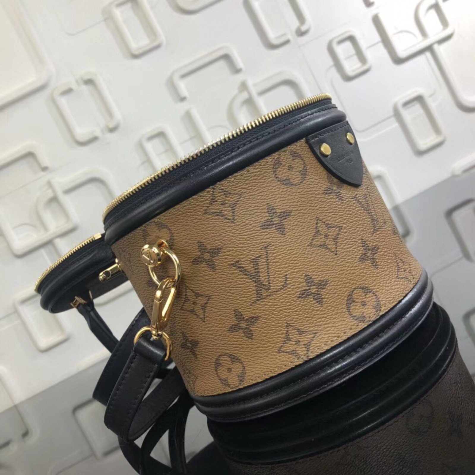 LV Handbag M43986