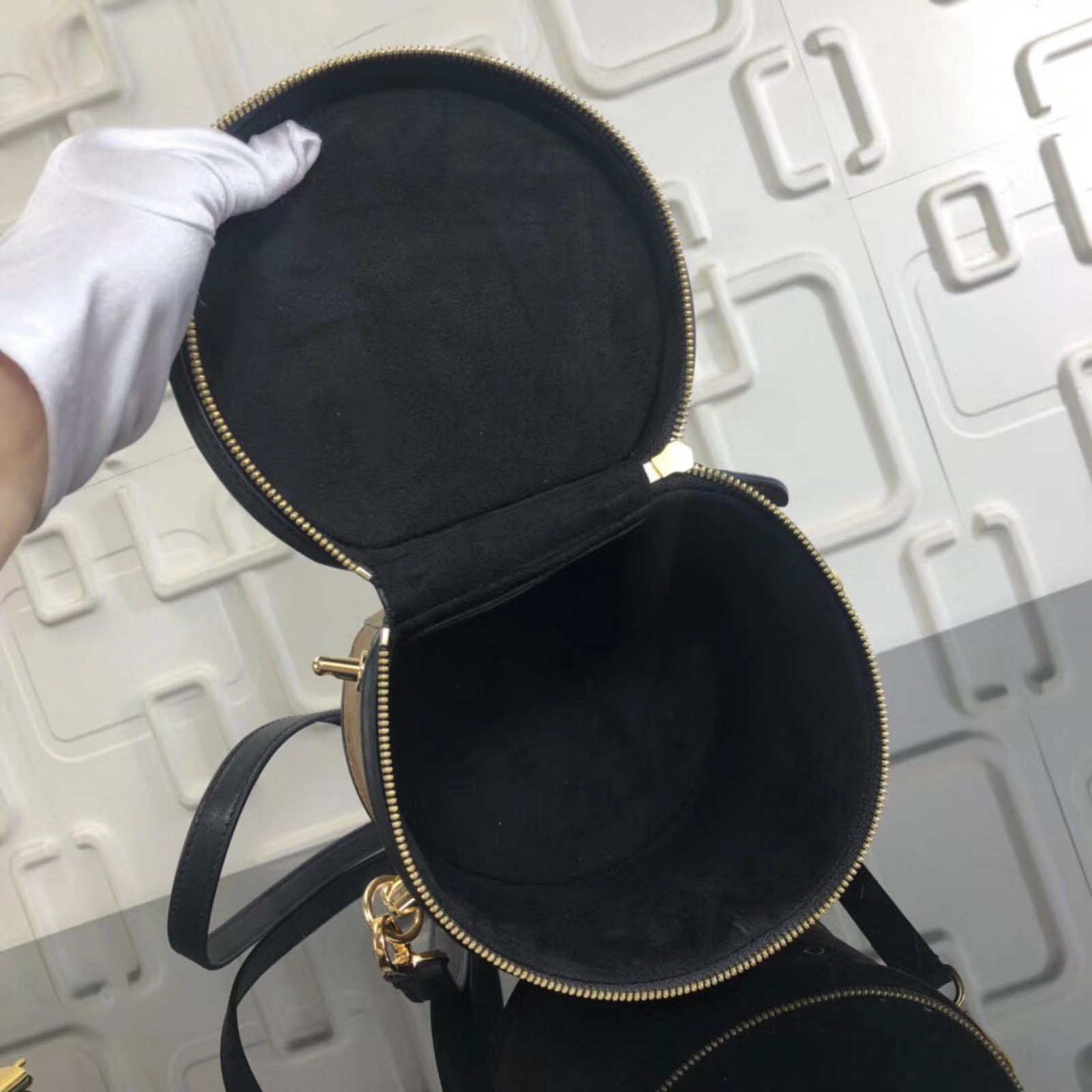 LV Handbag M43986