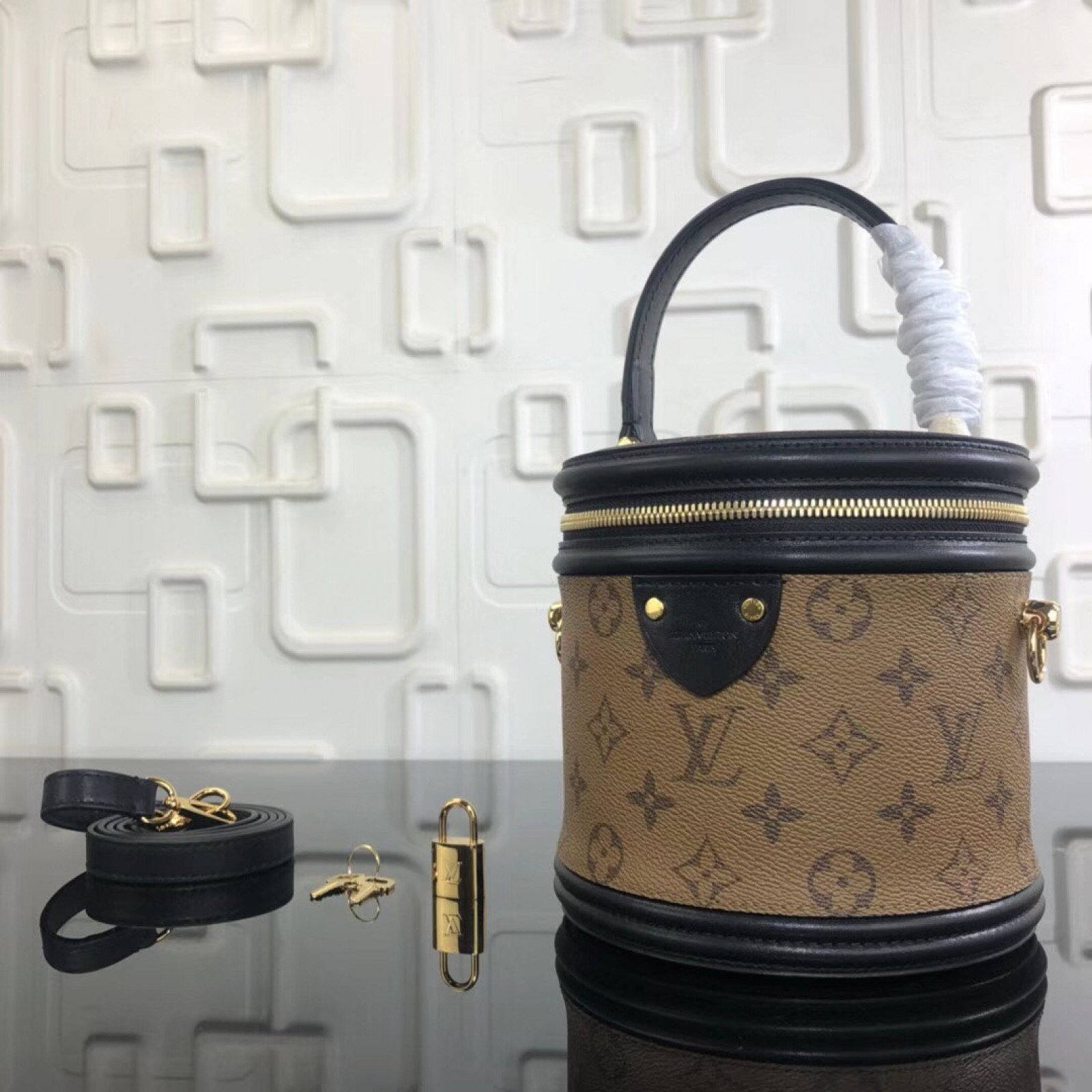 LV Handbag M43986