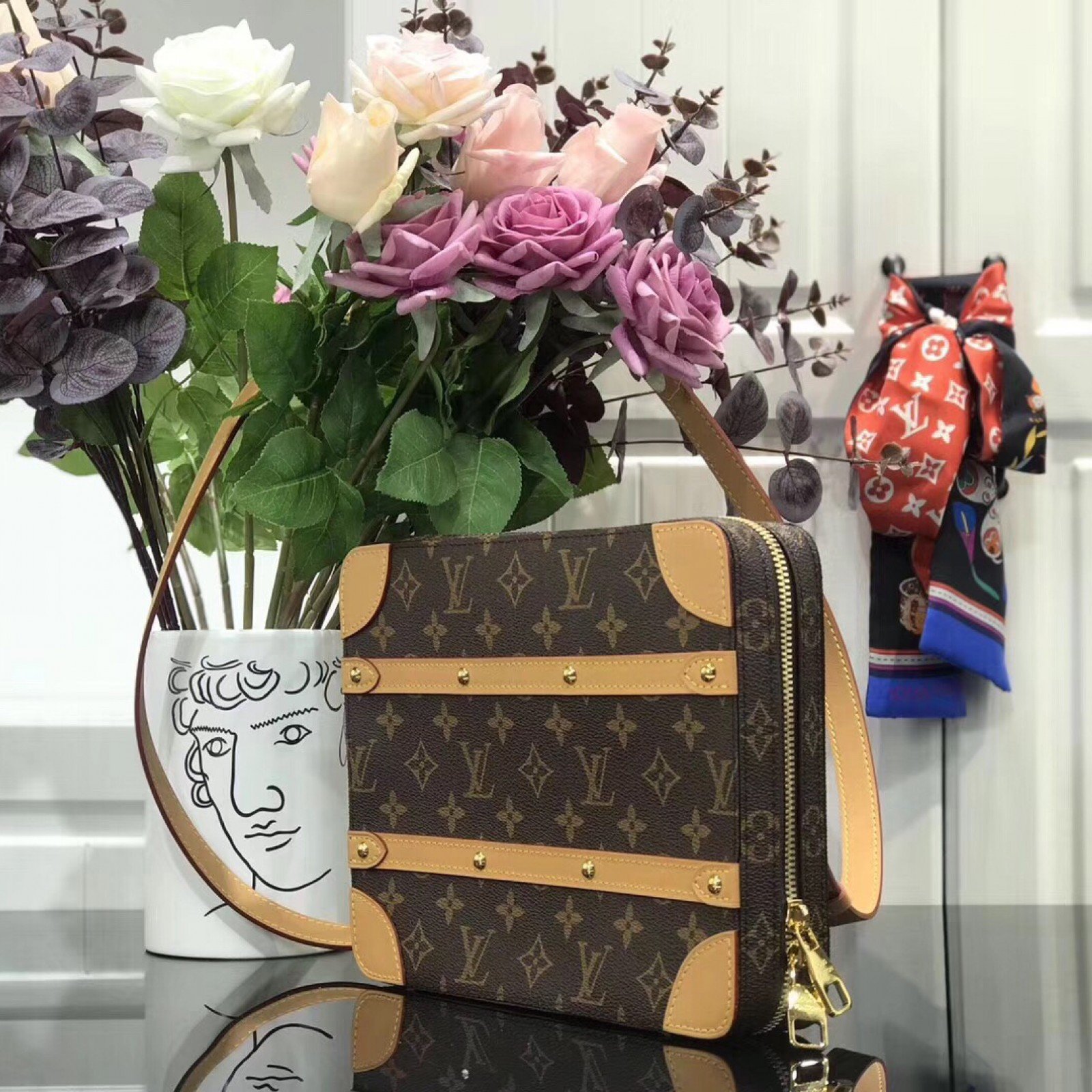 LV Handbag M44357