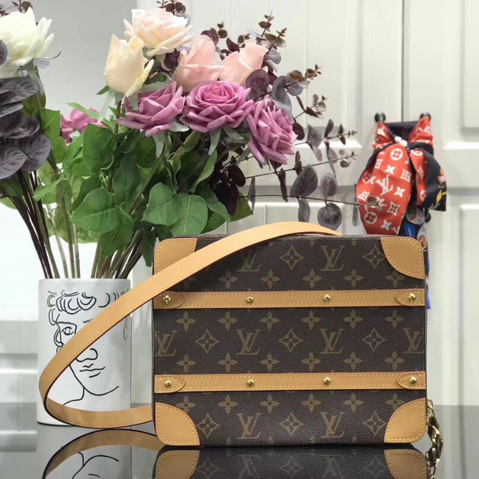 LV Handbag M44357