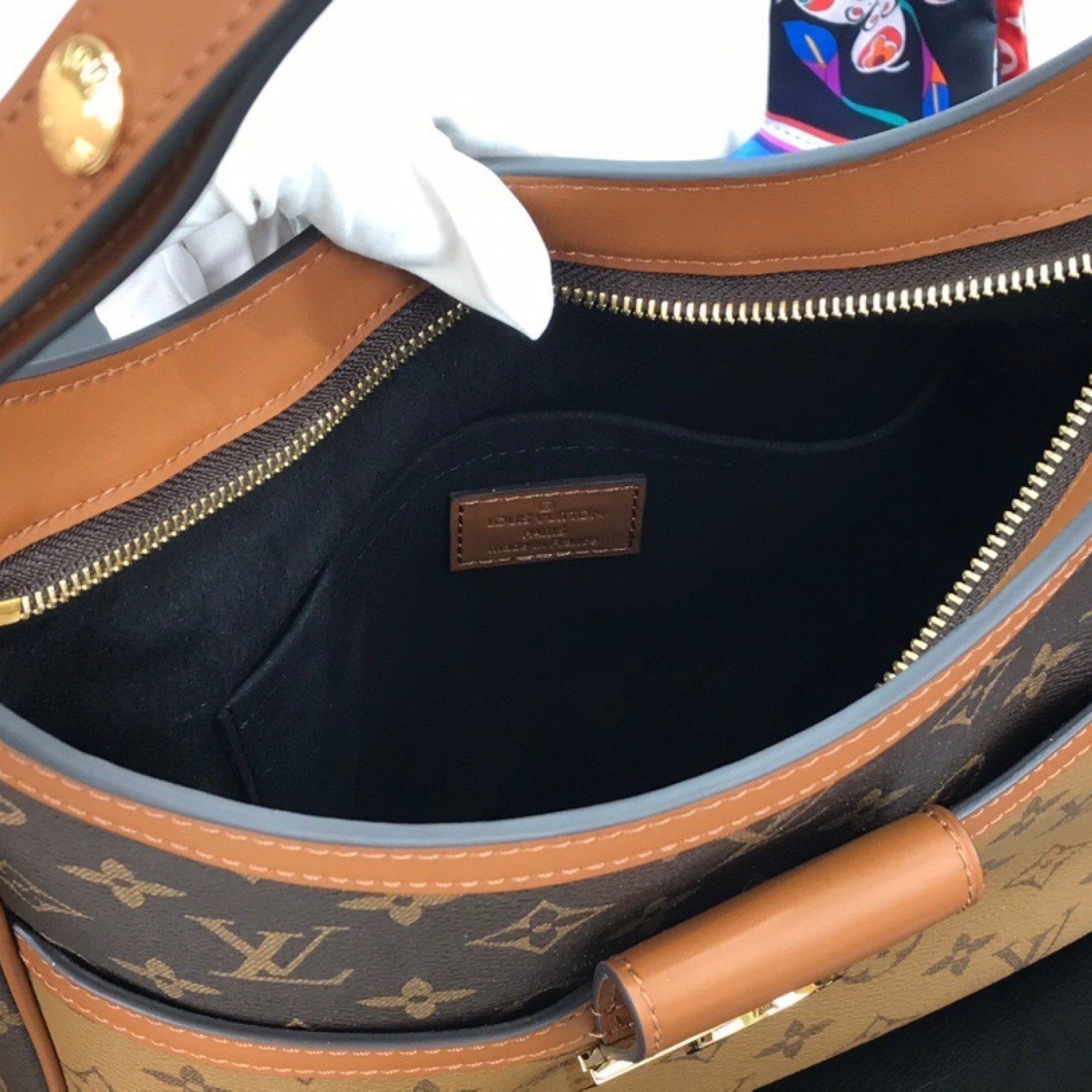 LV Handbag M44394