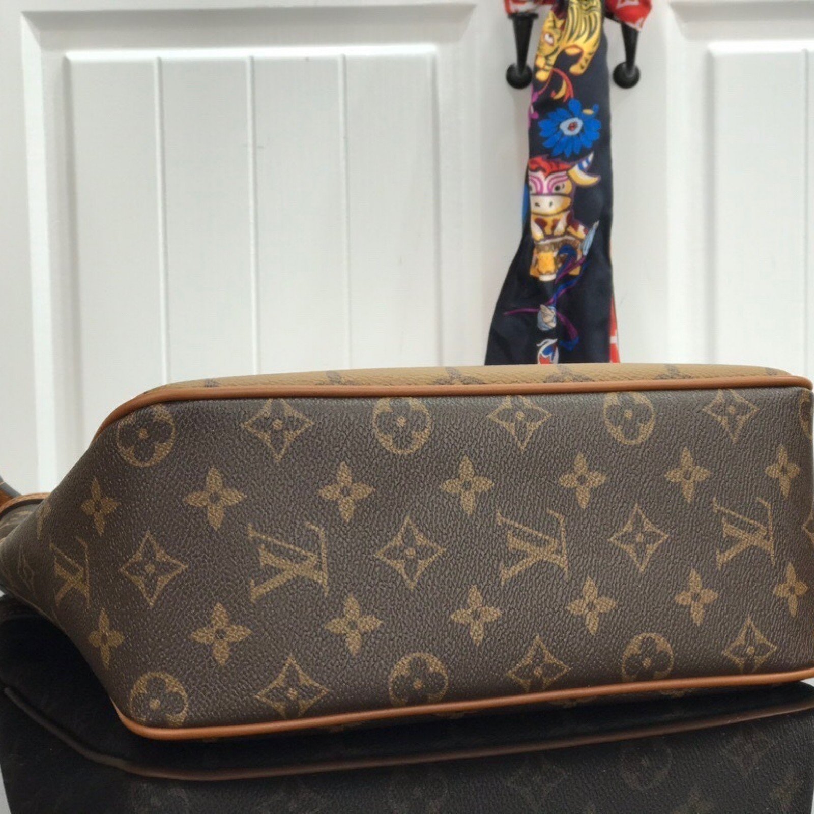 LV Handbag M44394