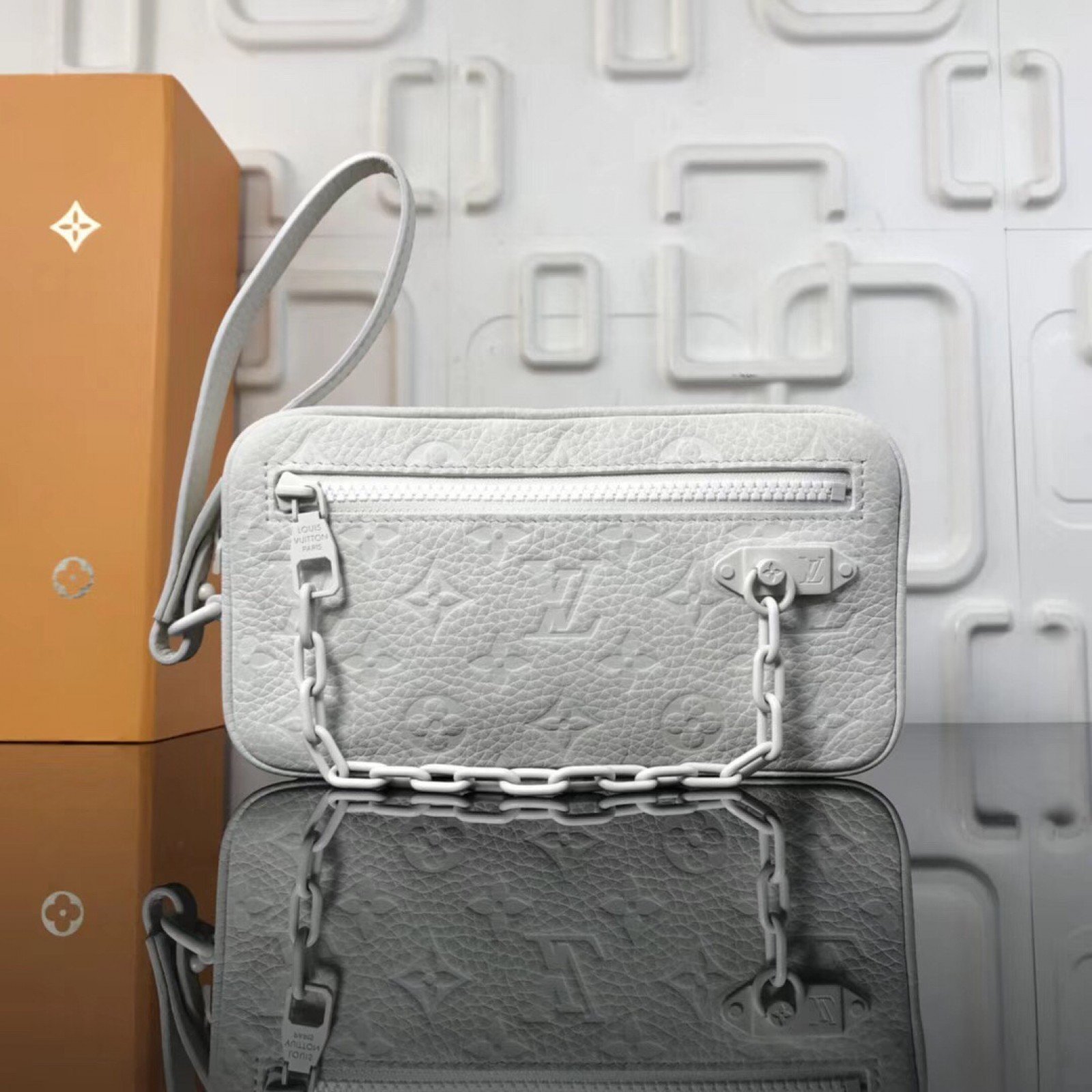 LV Handbag M44418